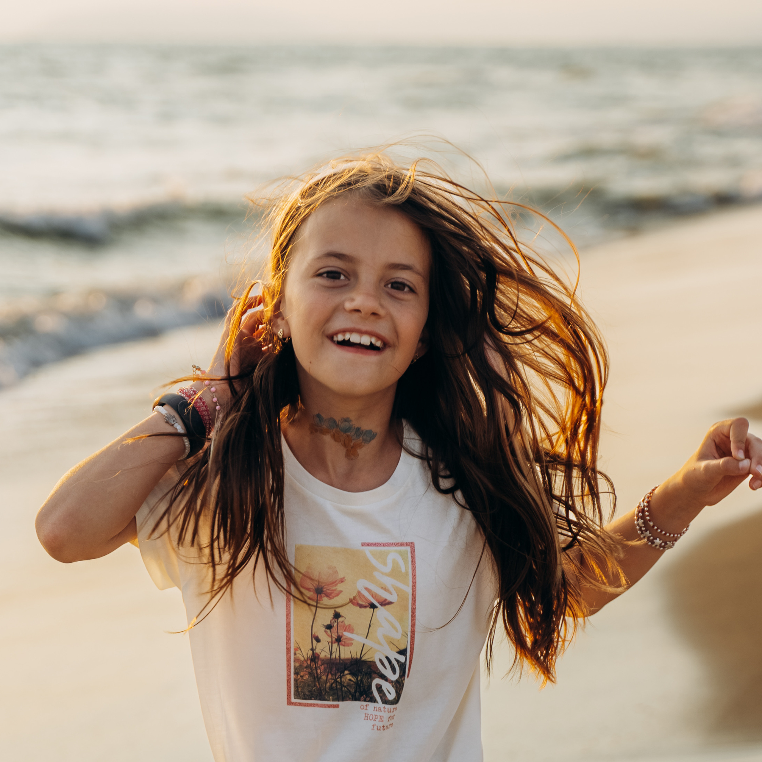Fun Family Photoshoots in Tuscany amazing beach| Irina Zinovyeva Photo. Family Lifestyle Photographer in Lucca, Italia