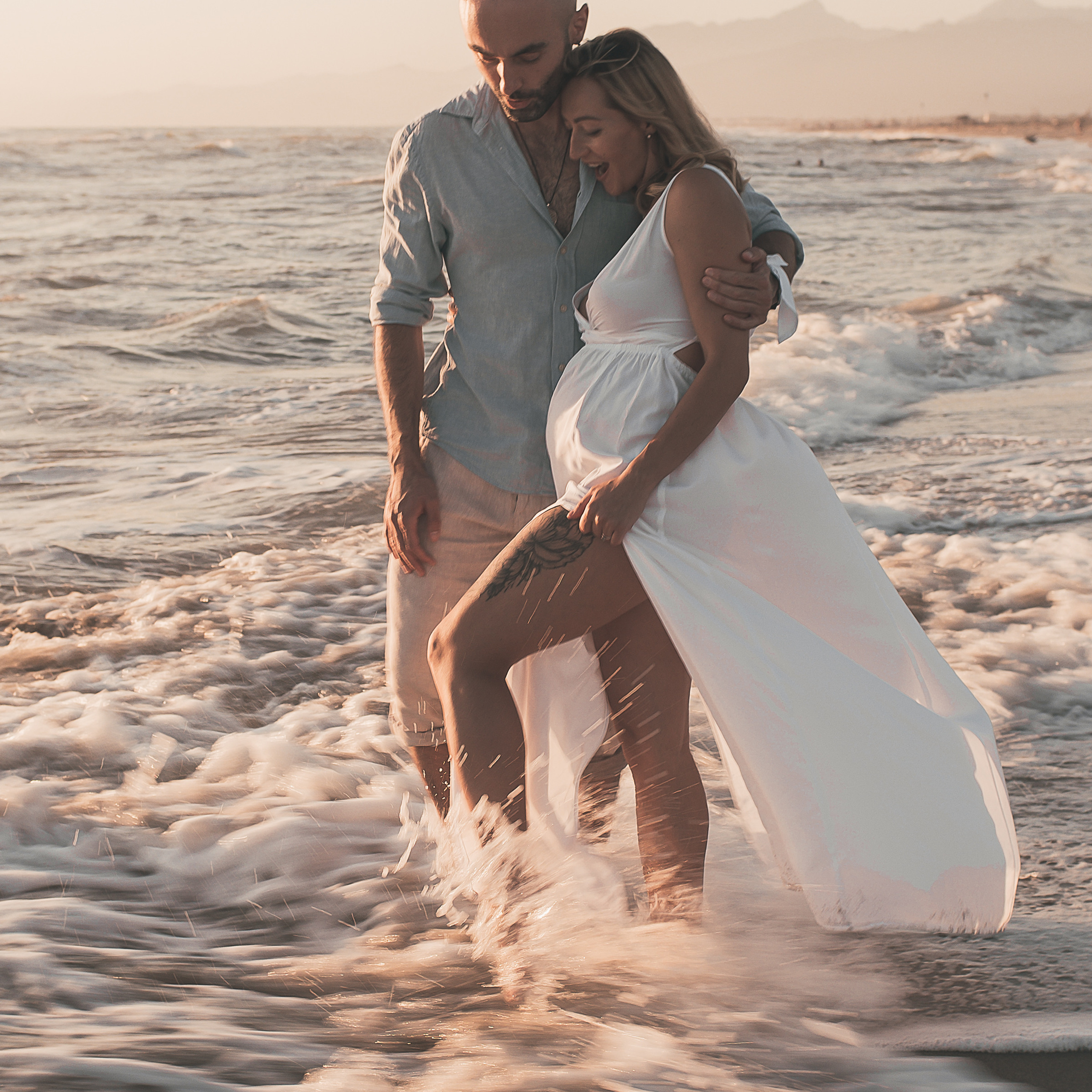 Fun Family Photoshoots in Tuscany amazing beach| Irina Zinovyeva Photo. Family Lifestyle Photographer in Lucca, Italia