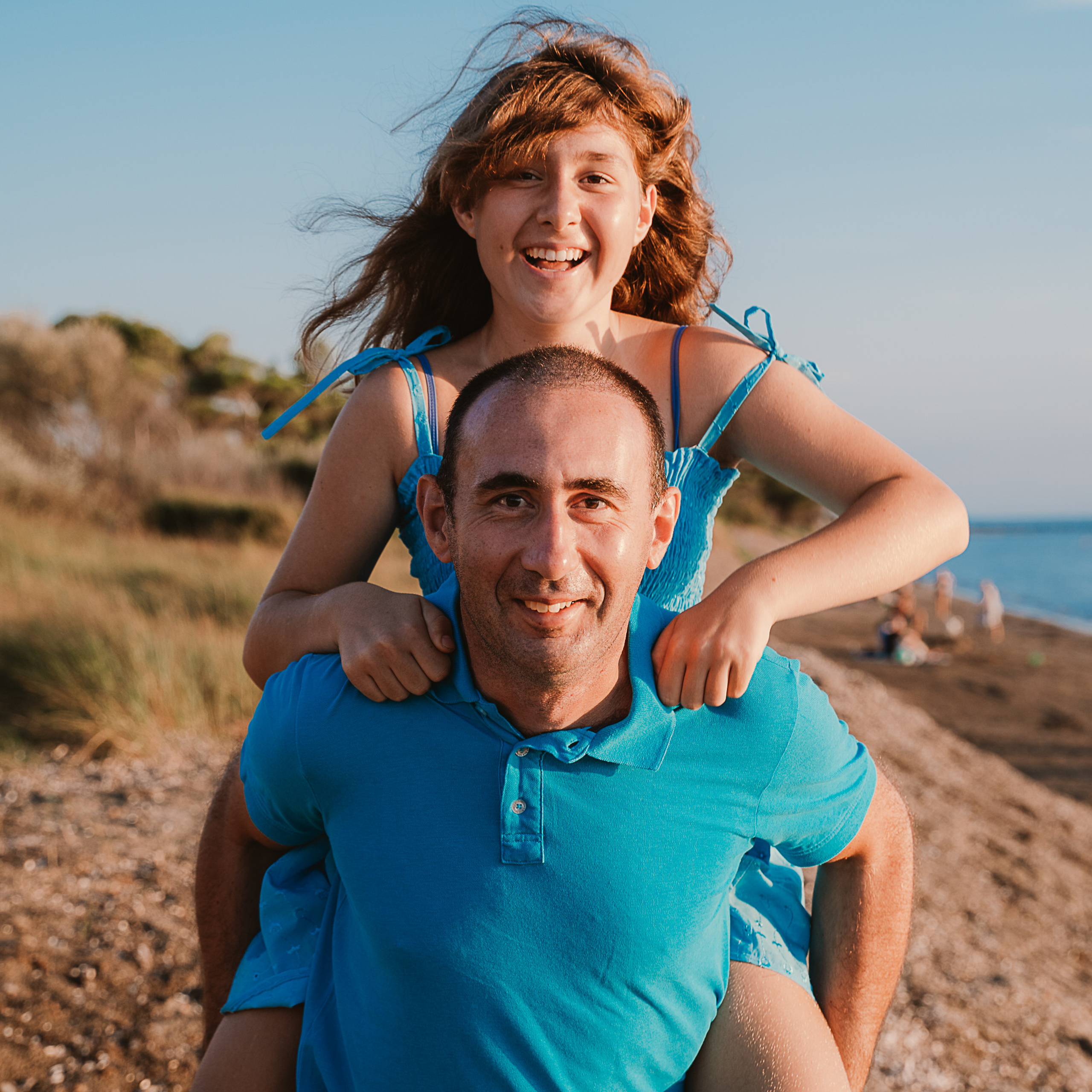 Fun Family Photoshoots in Tuscany amazing beach| Irina Zinovyeva Photo. Family Lifestyle Photographer in Lucca, Italia