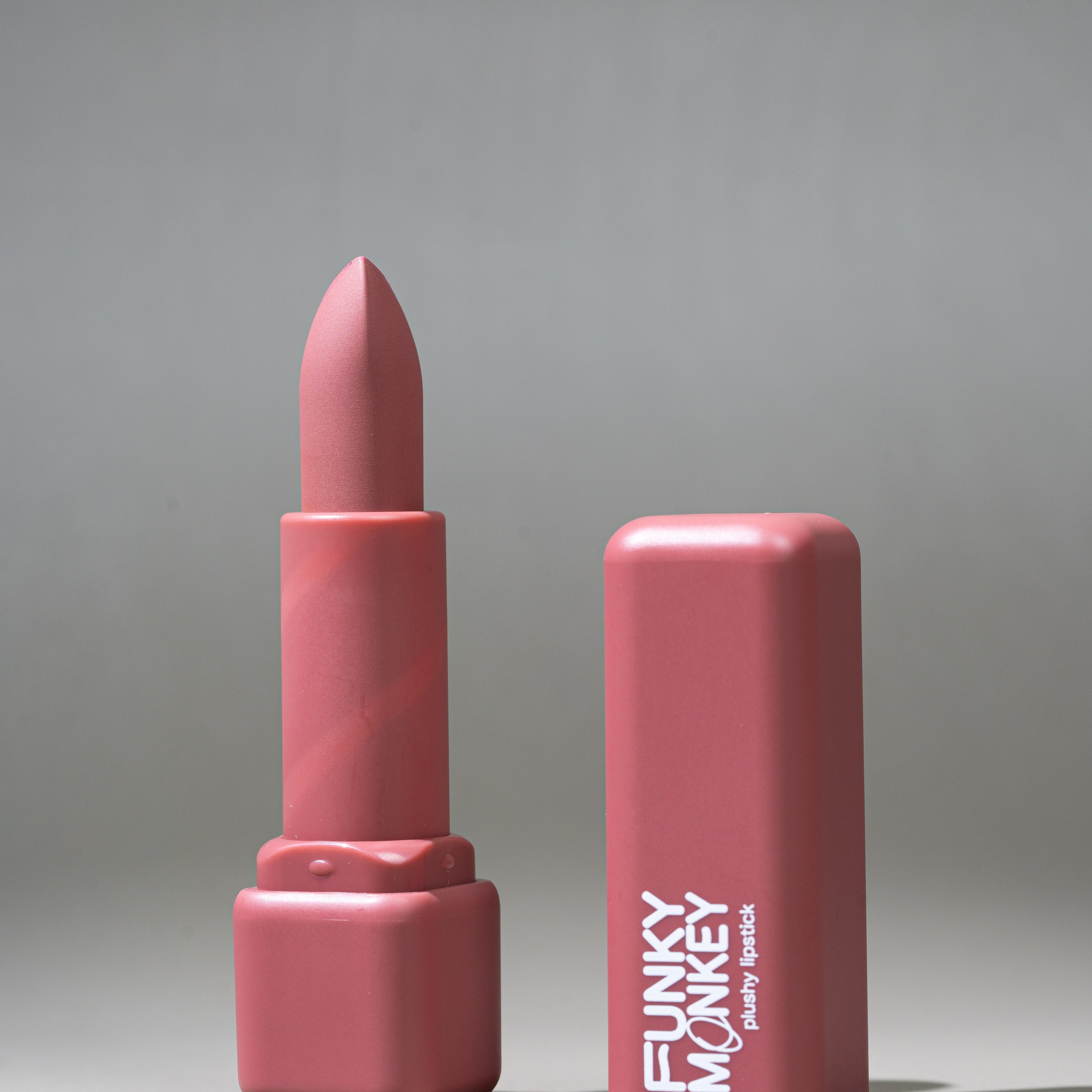 Предметная съёмка украшений. Ювелирная фотосъёмка. Ювелирный фотограф | Предметный фотограф Воронеж Элеонора Грин. Предметный фотограф Элеонора Грин | Профессиональная фотосъемка товаров в Воронеже