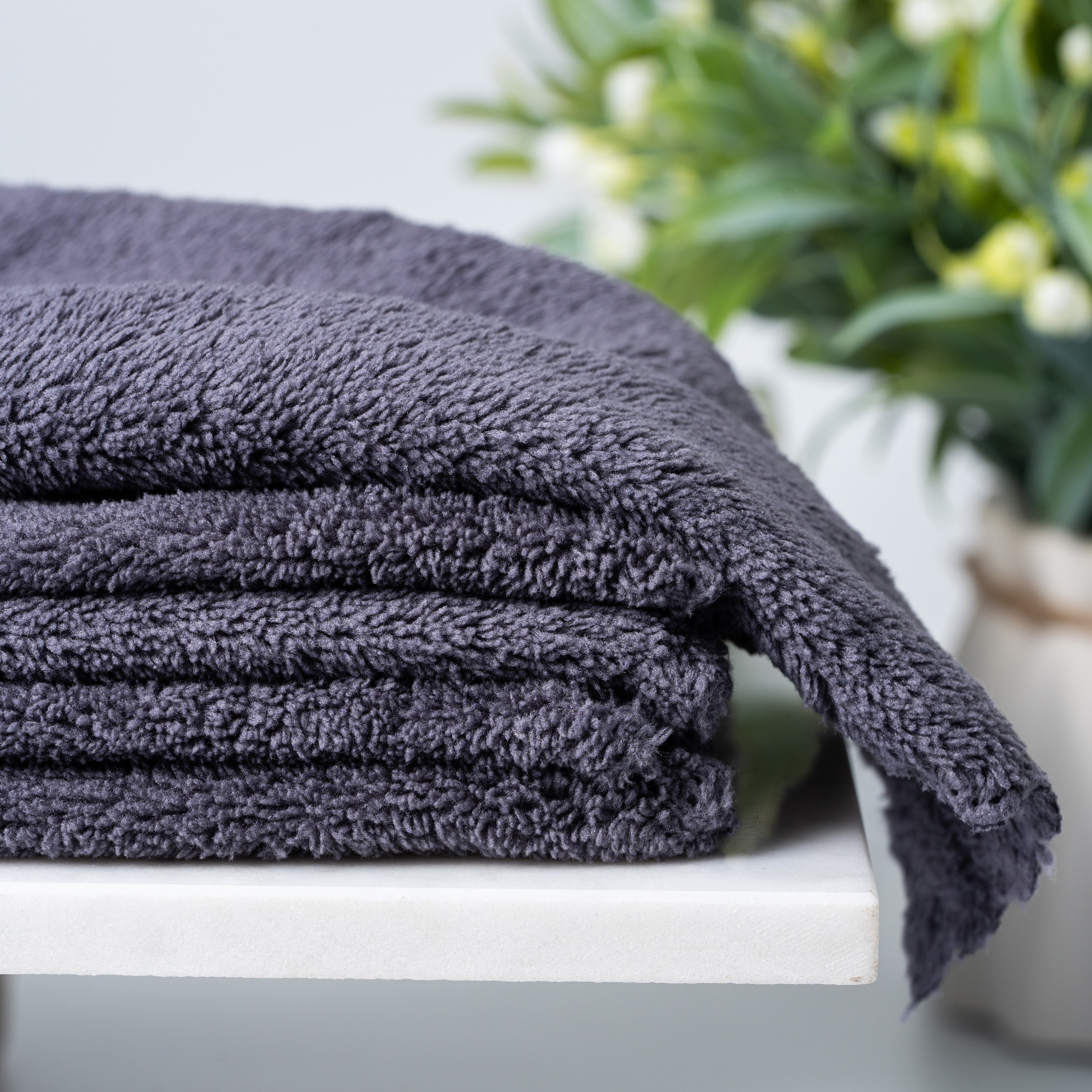 Предметная съёмка украшений. Ювелирная фотосъёмка. Ювелирный фотограф | Предметный фотограф Воронеж Элеонора Грин. Предметный фотограф Элеонора Грин | Профессиональная фотосъемка товаров в Воронеже