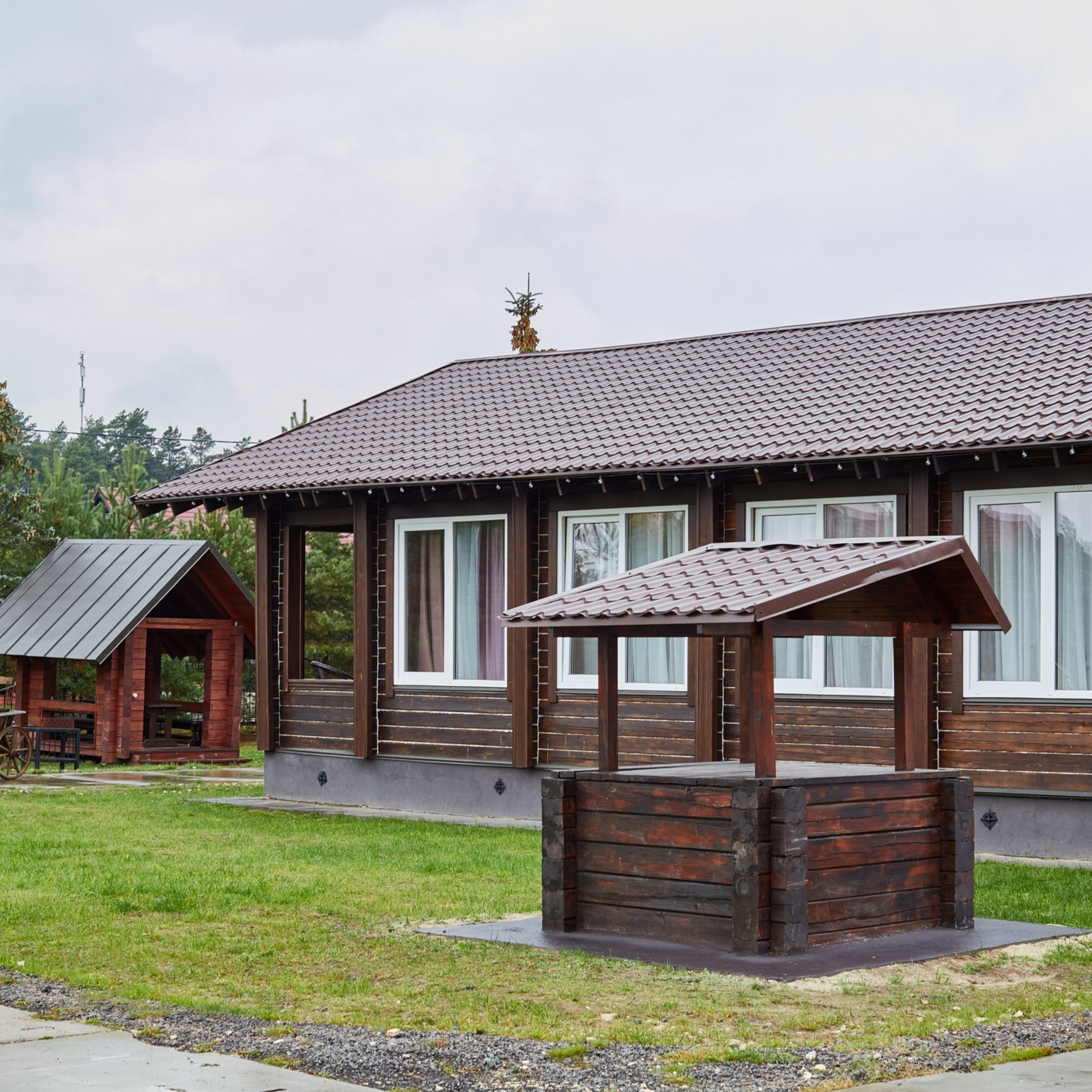 Банкетный зал Веранда в Якушево у озера для свадеб, юбилеев, корпоративов. Официальный сайт