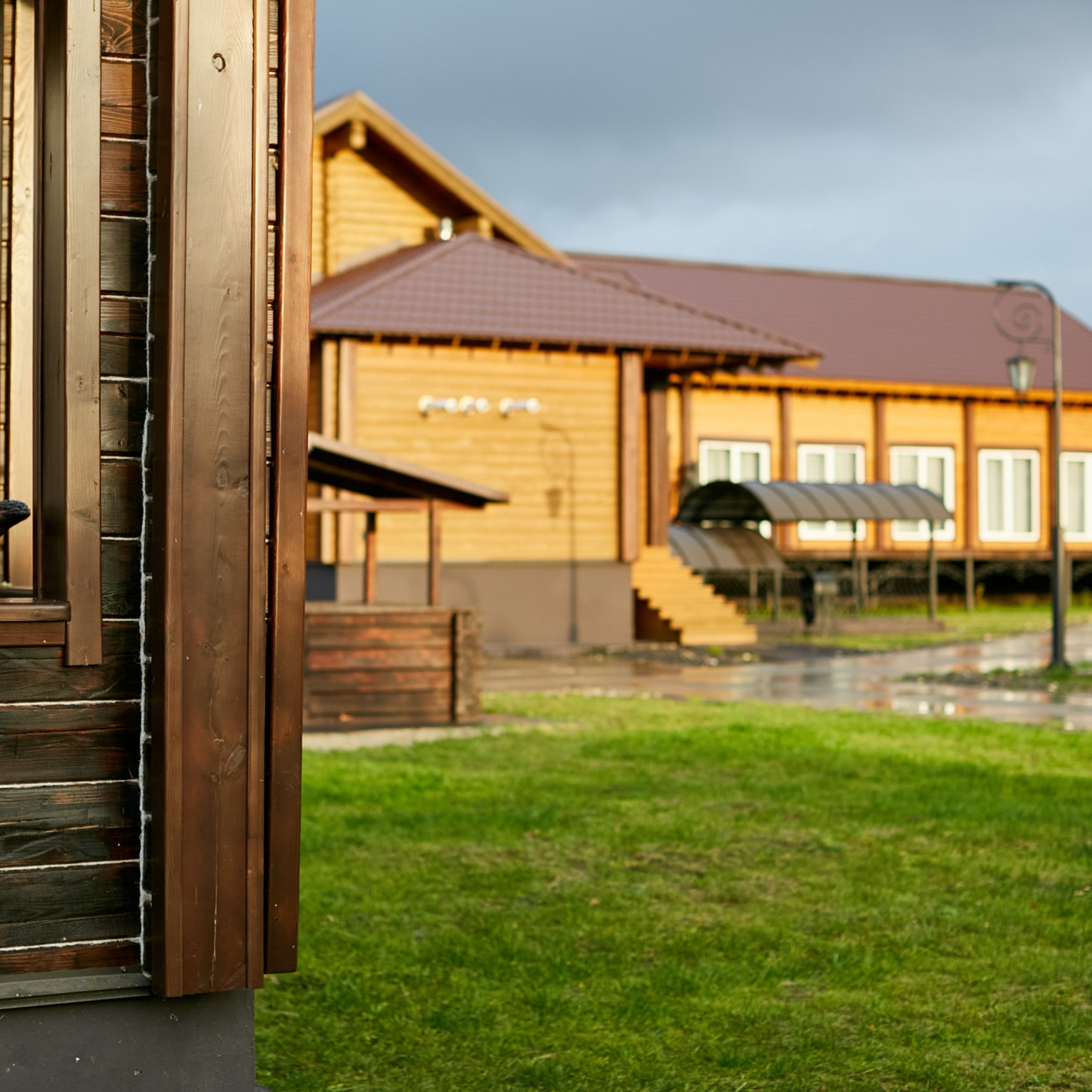 Банкетный зал Веранда в Якушево у озера для свадеб, юбилеев, корпоративов. Официальный сайт