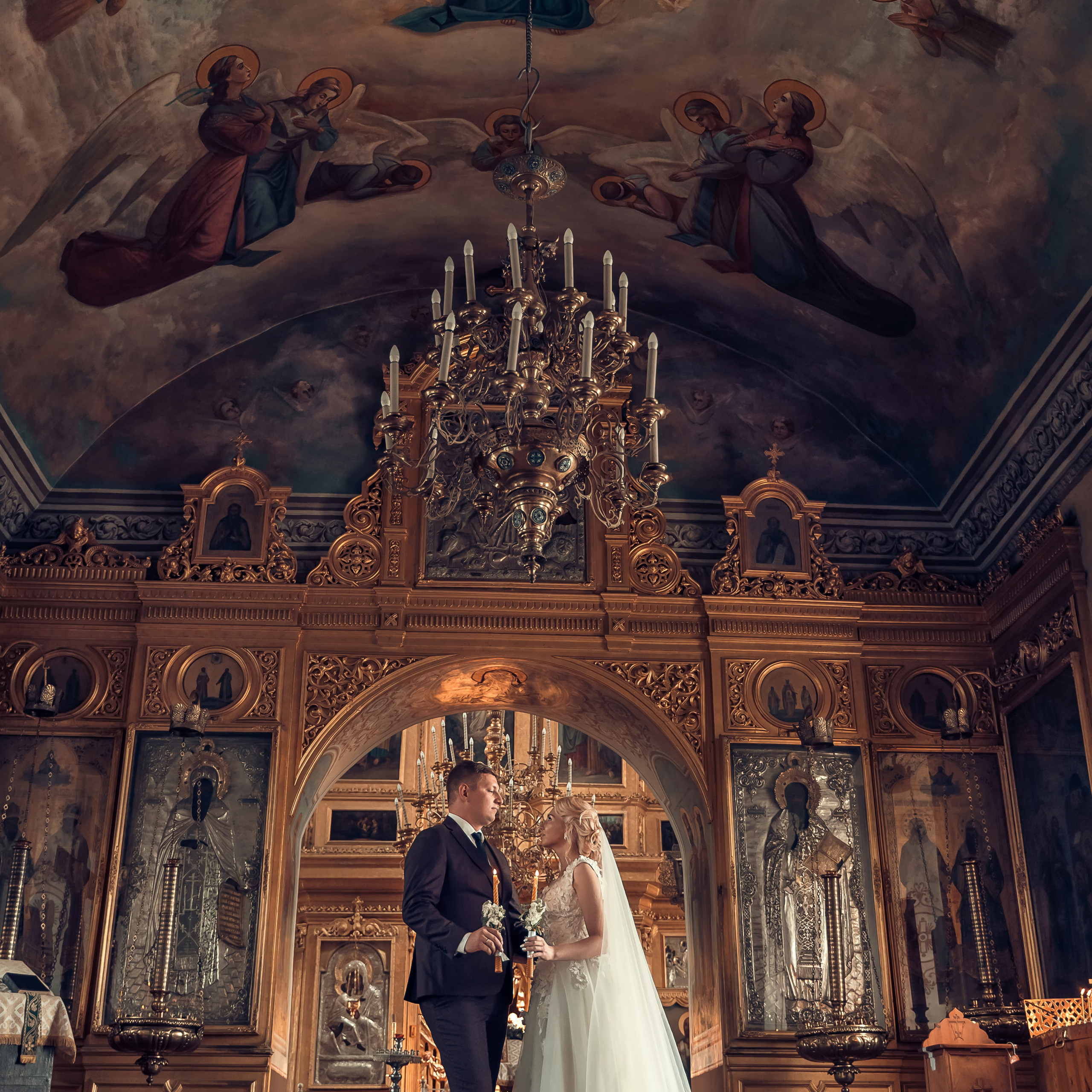 Венчальная пара в Спасском храме г. Солнечногорск