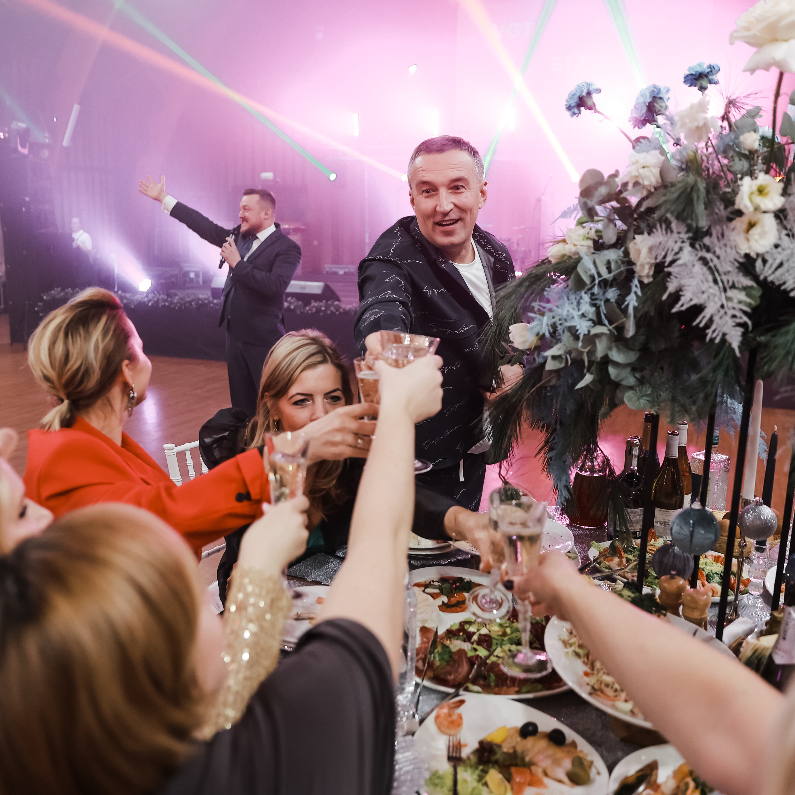 Ведущий на корпоратив в Москве. Ведущий корпоративов. Ведущий на корпо. Ведущий на свадьбу, корпоратив и юбилей в Москве Сергей Рябинин