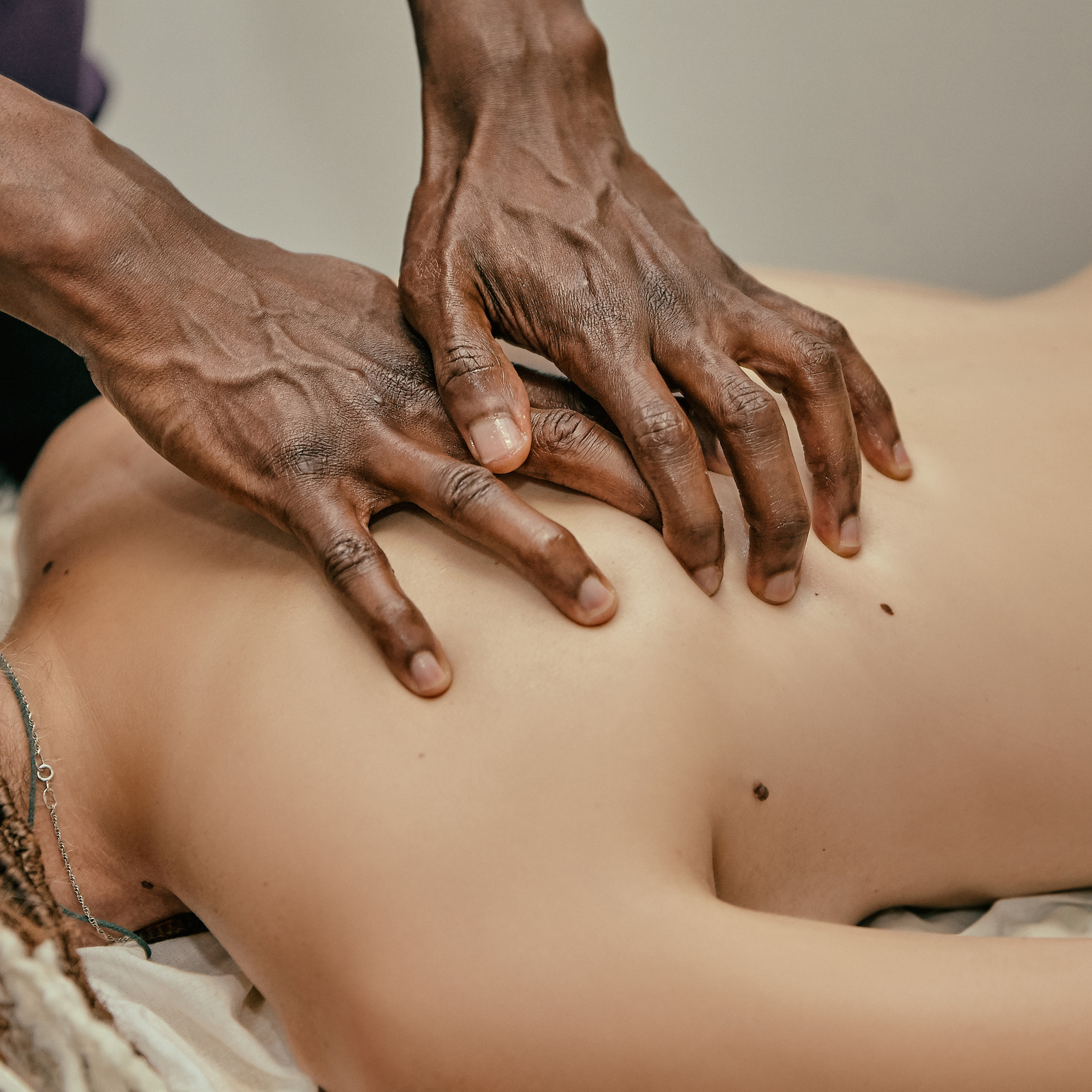 Контент для массажиста Пабло. Рекламный фотограф Санкт-Петербург Катерина Мишкель