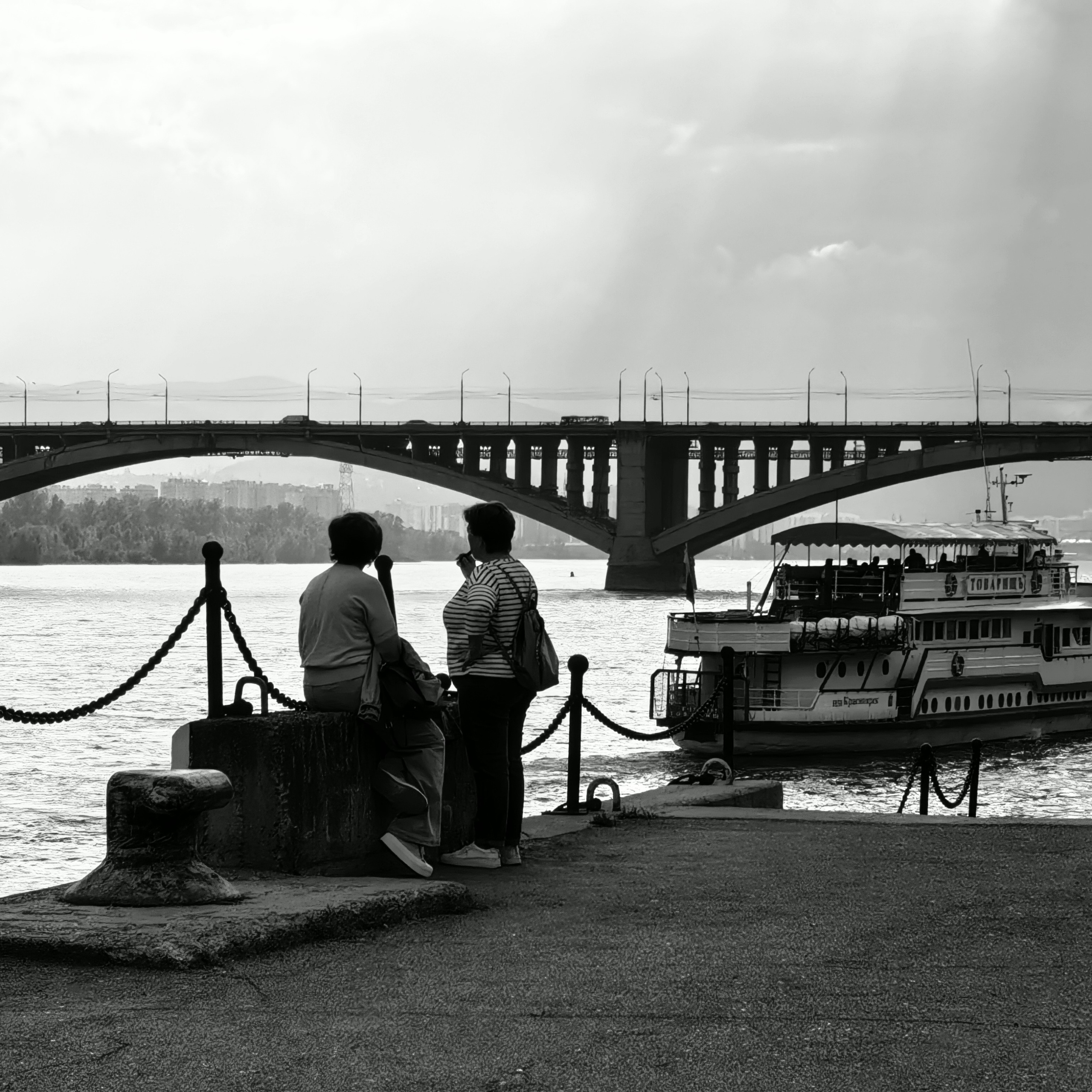 Анонсы фотосъемок, интервью с героями, бэкстейдж