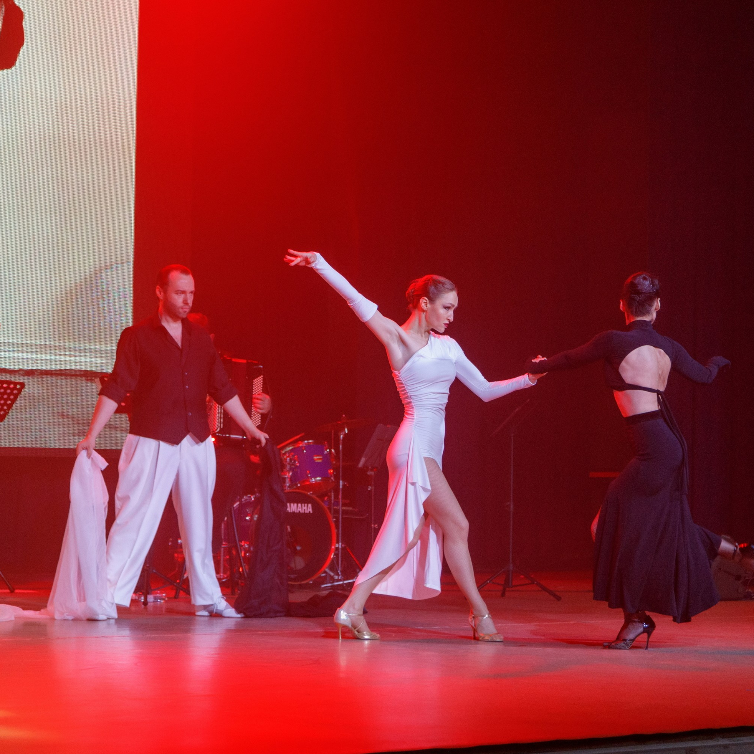 Рекламное фото, видео, инфографика, бизнес-портрет, предметная съёмка. Фотограф видеограф Иркутск фото видео студия Алексея Марамзина