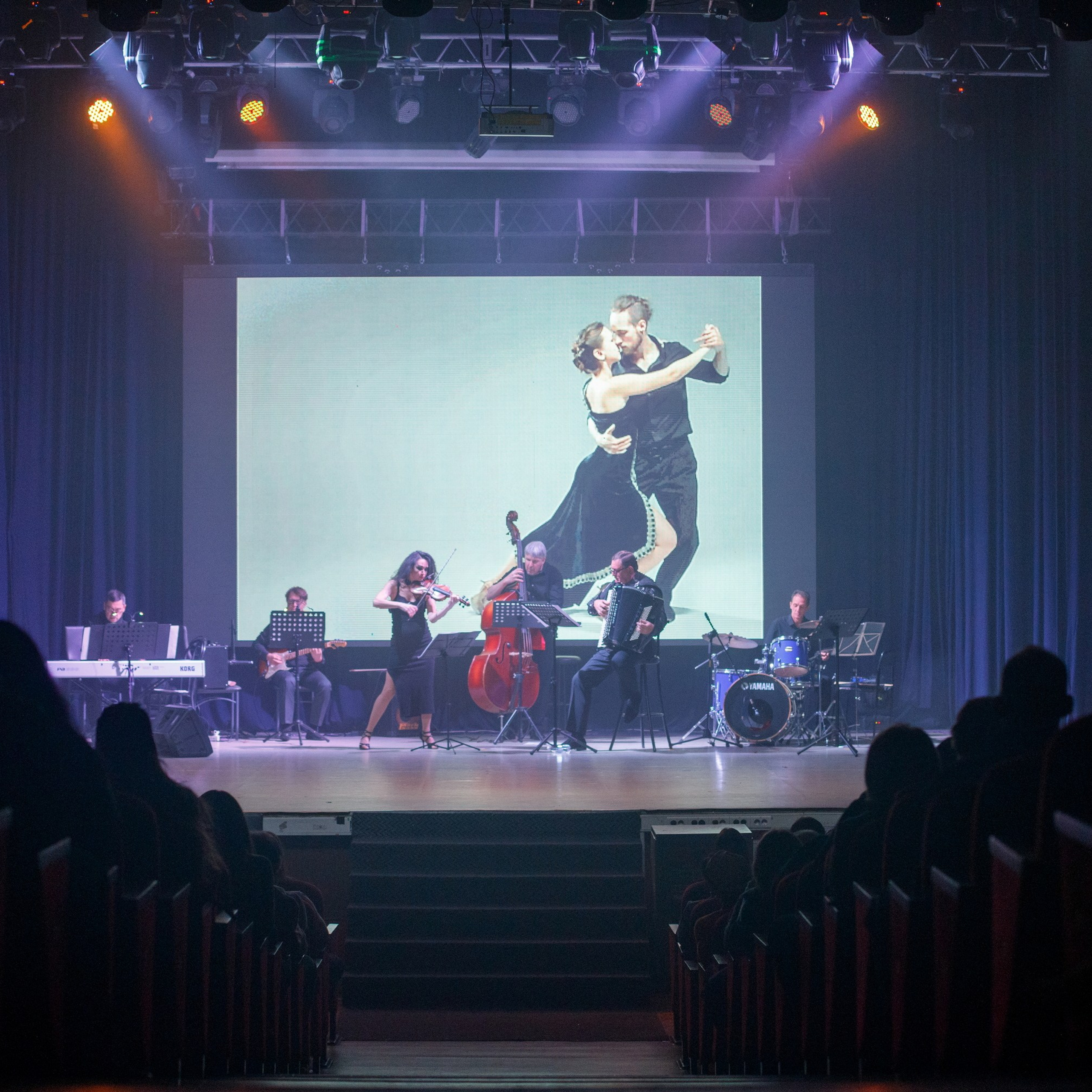 Рекламное фото, видео, инфографика, бизнес-портрет, предметная съёмка. Фотограф видеограф Иркутск фото видео студия Алексея Марамзина