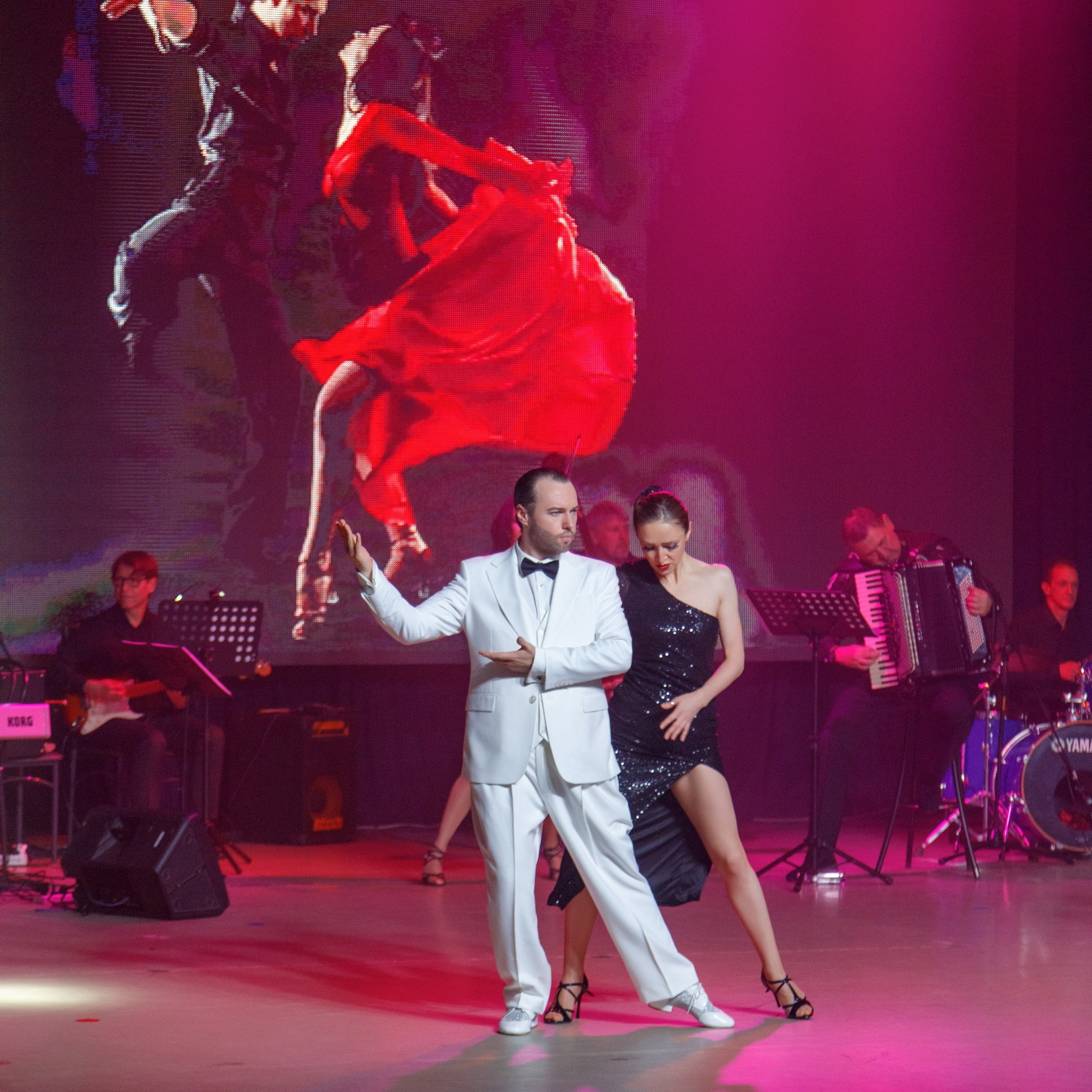 Рекламное фото, видео, инфографика, бизнес-портрет, предметная съёмка. Фотограф видеограф Иркутск фото видео студия Алексея Марамзина