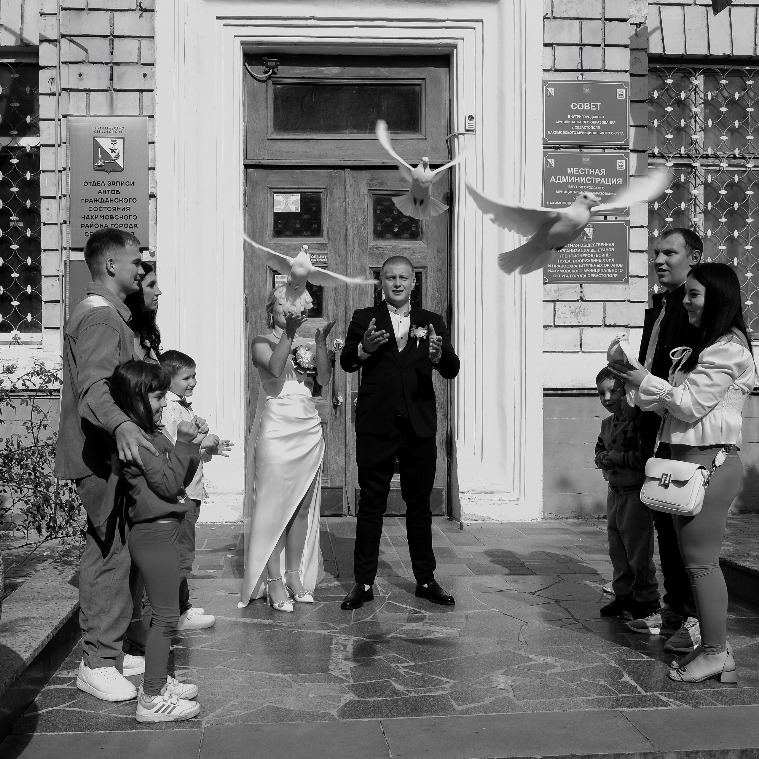 «Разные кадры»