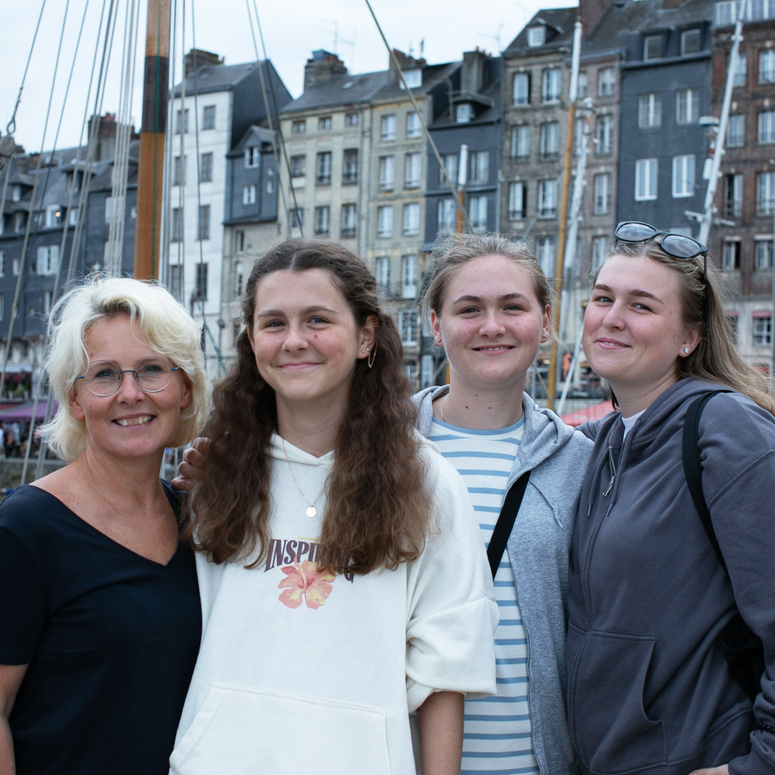 Франция'24: Париж-Жеверни-Руан-Этрета-Онфлер. Фотограф-портретист в Москве