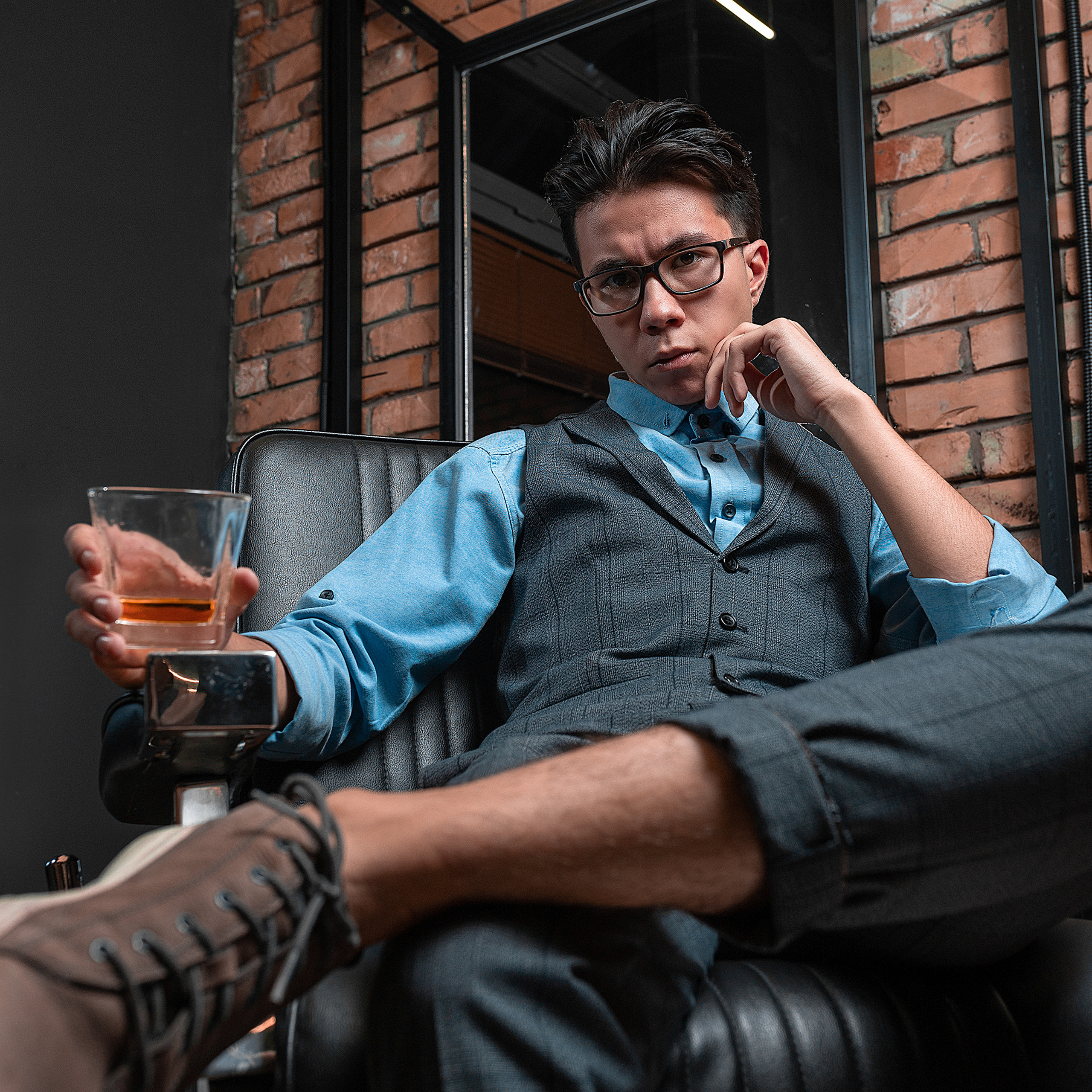 Бизнес портрет Алматы Фотосессия в студии