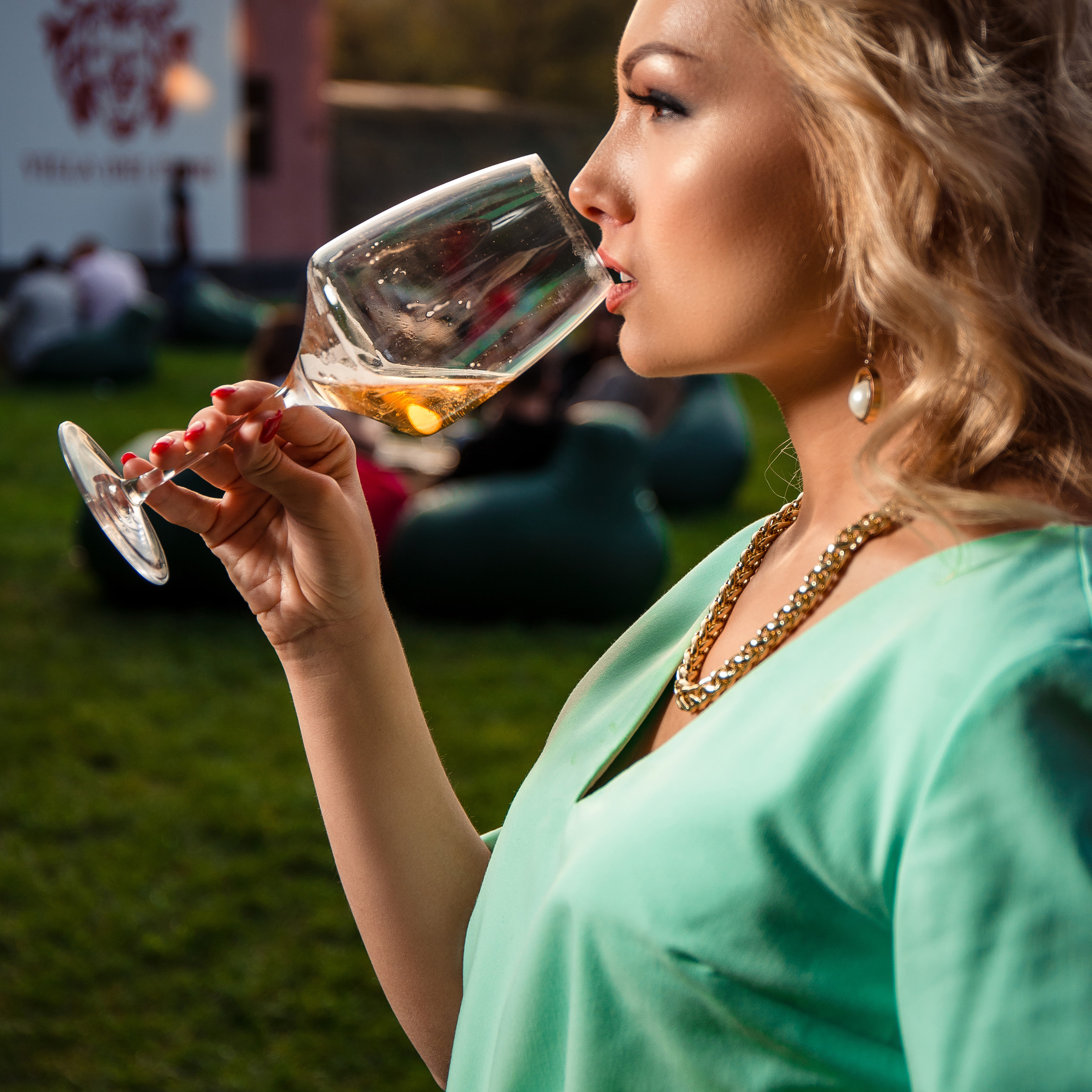 Бизнес портрет Алматы Фотосессия в студии