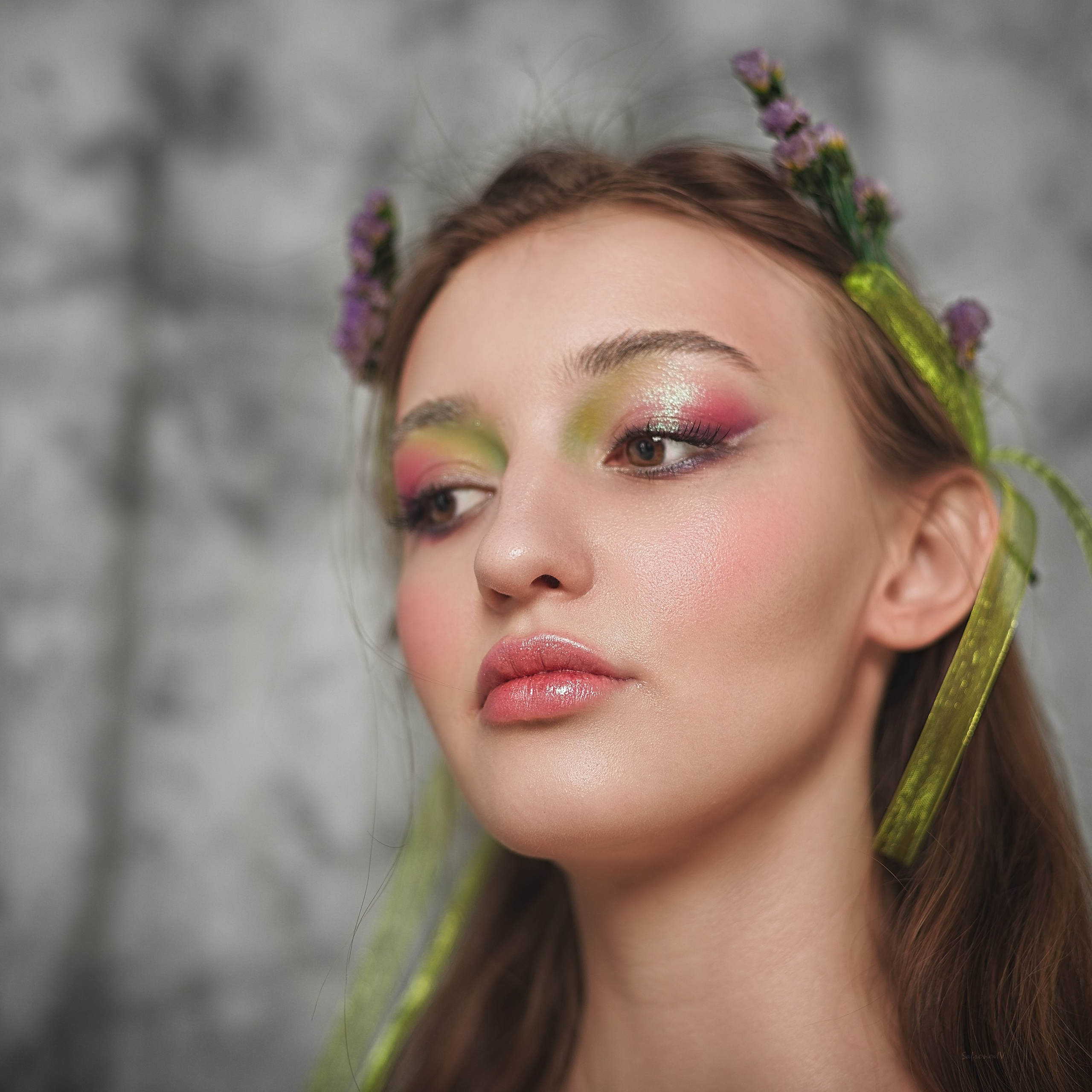 Красивая девушка. Портрет