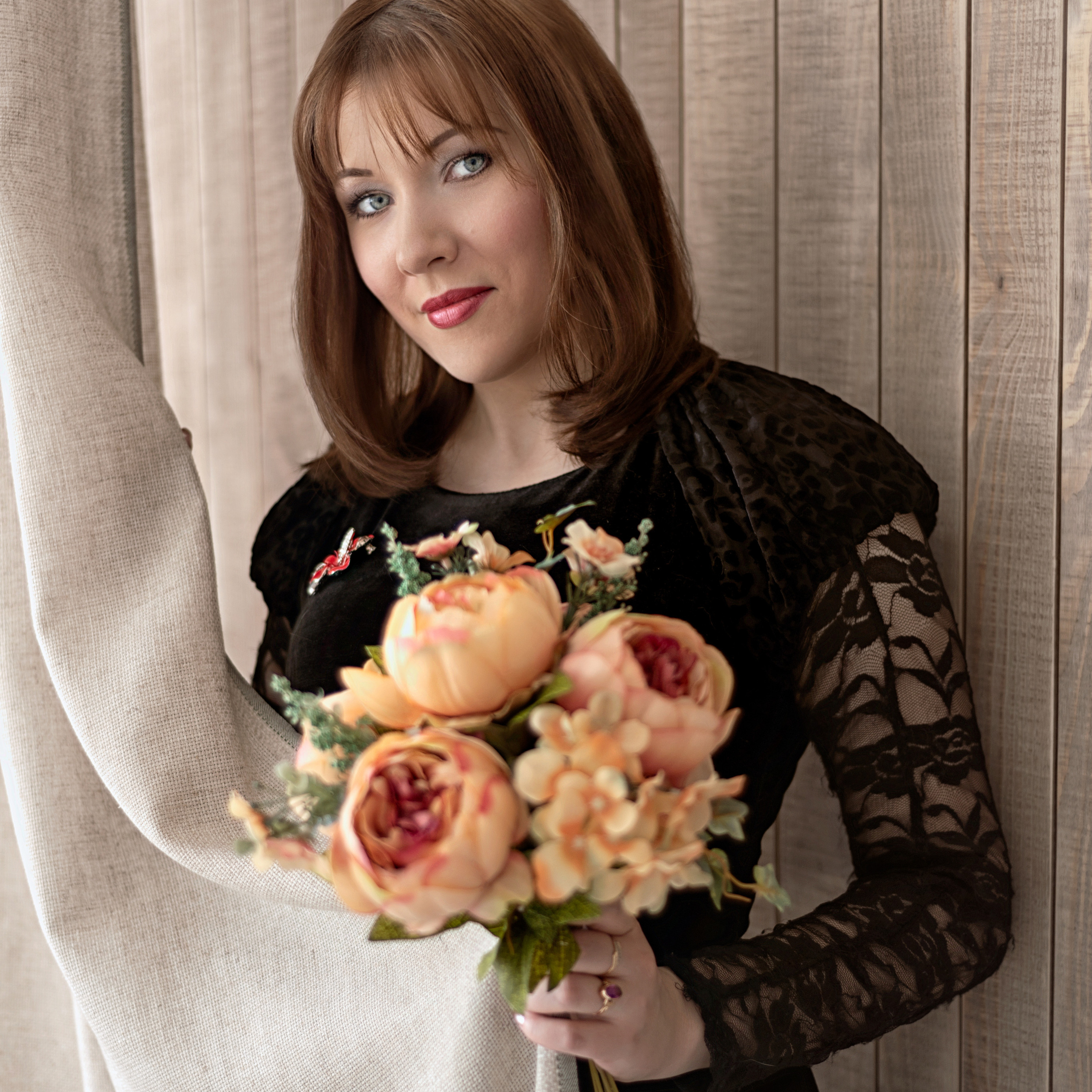 Студийная фотосъемка в платье