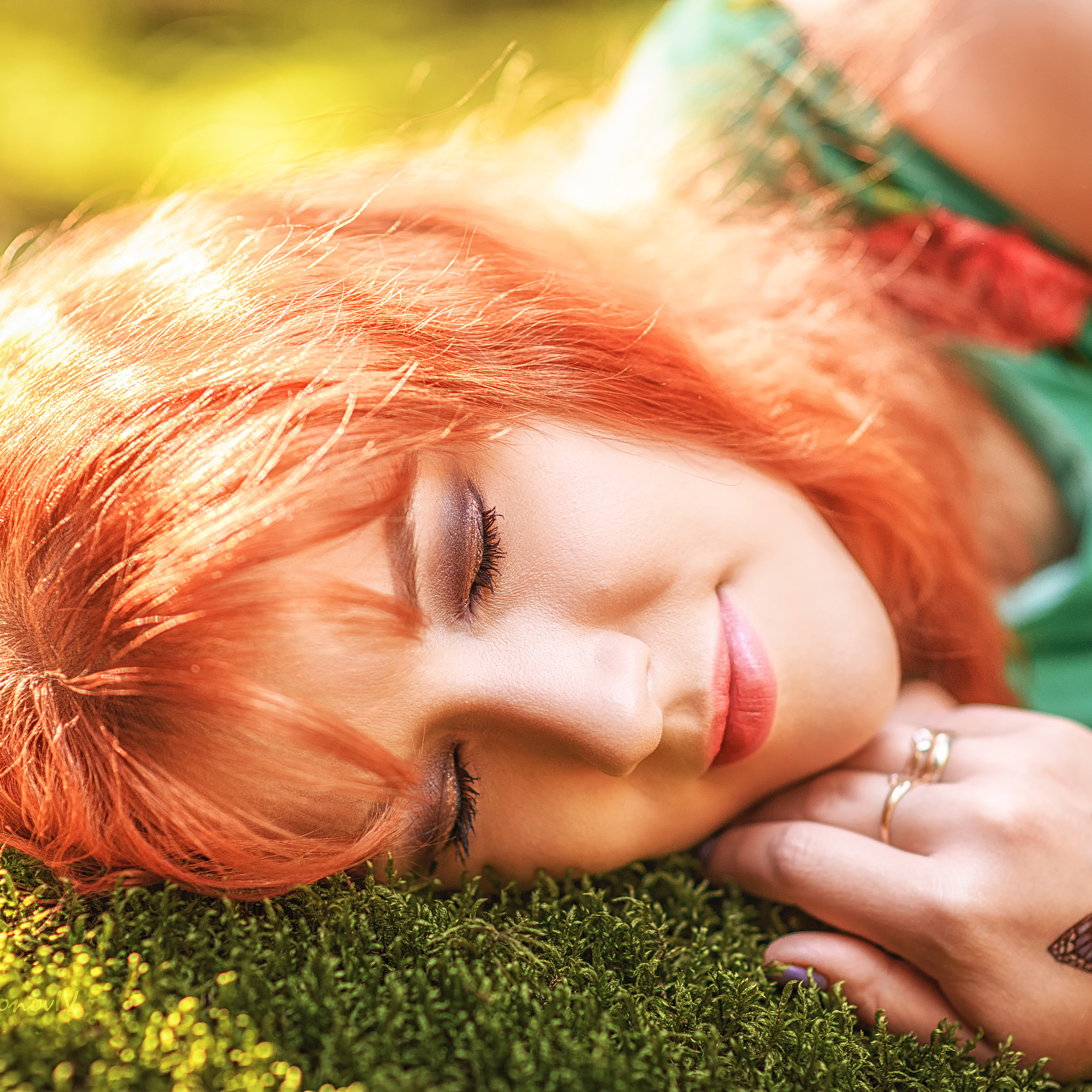 Художественный фотопортрет в лесу