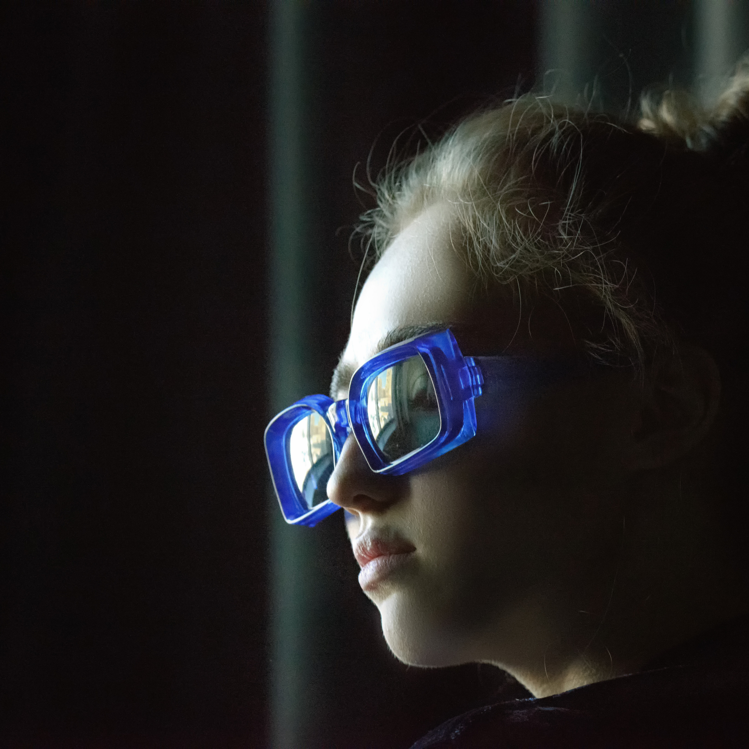 Художественная фотосессия у окна