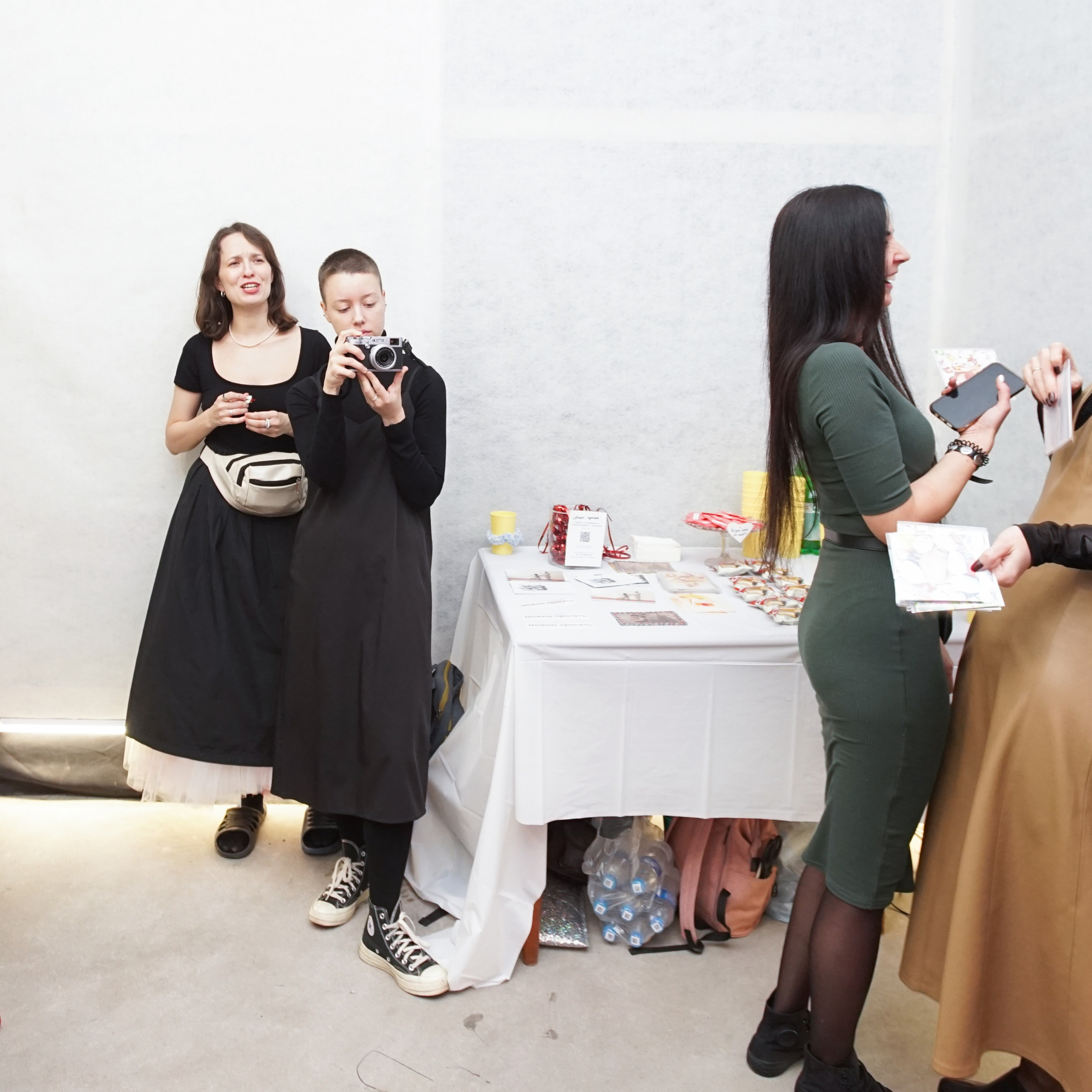 Выставка «Фенилэтиламин+эндорфины+окситоцин». Козлова Екатерина. Междисциплинарная визуальная художница