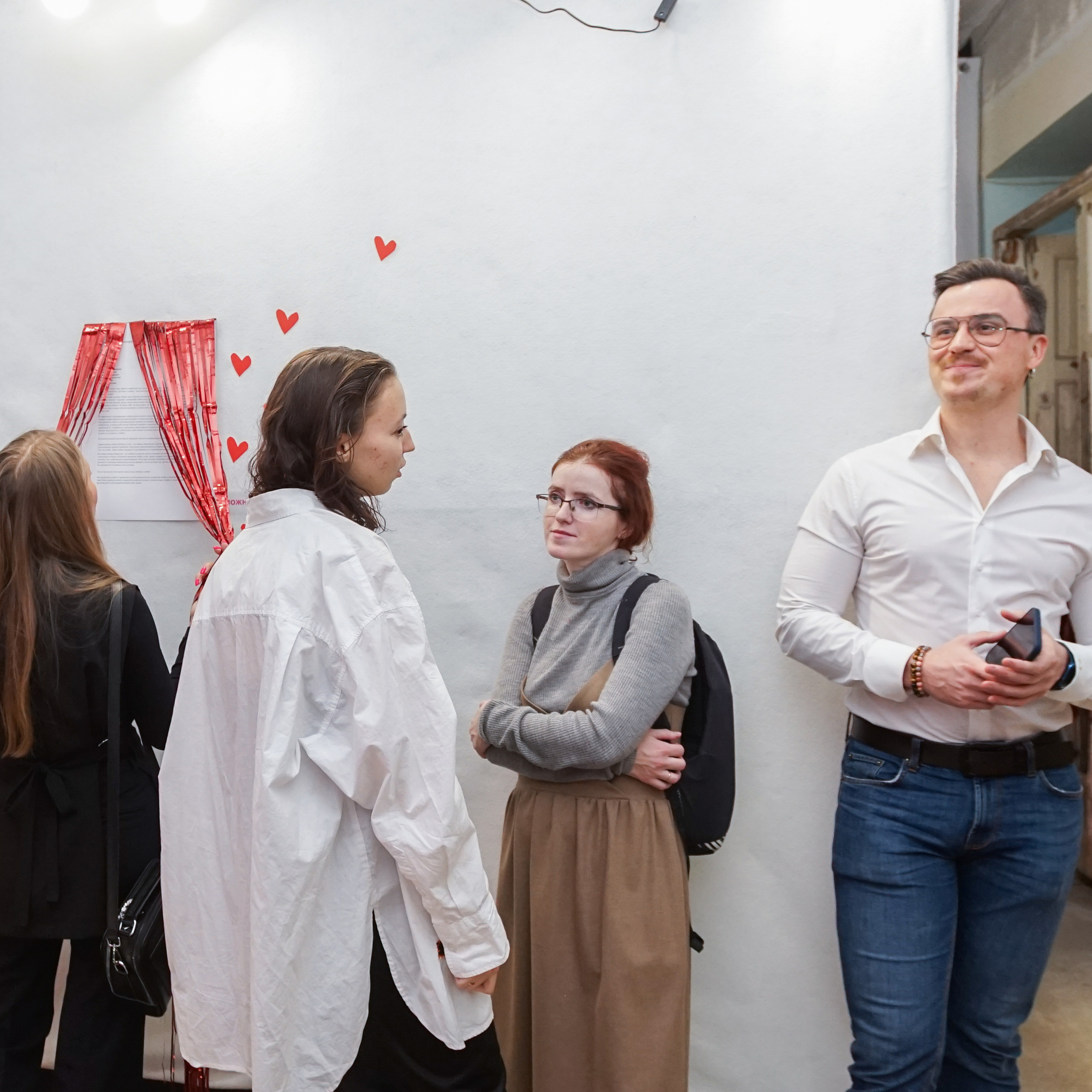 Выставка «Фенилэтиламин+эндорфины+окситоцин». Козлова Екатерина. Междисциплинарная визуальная художница