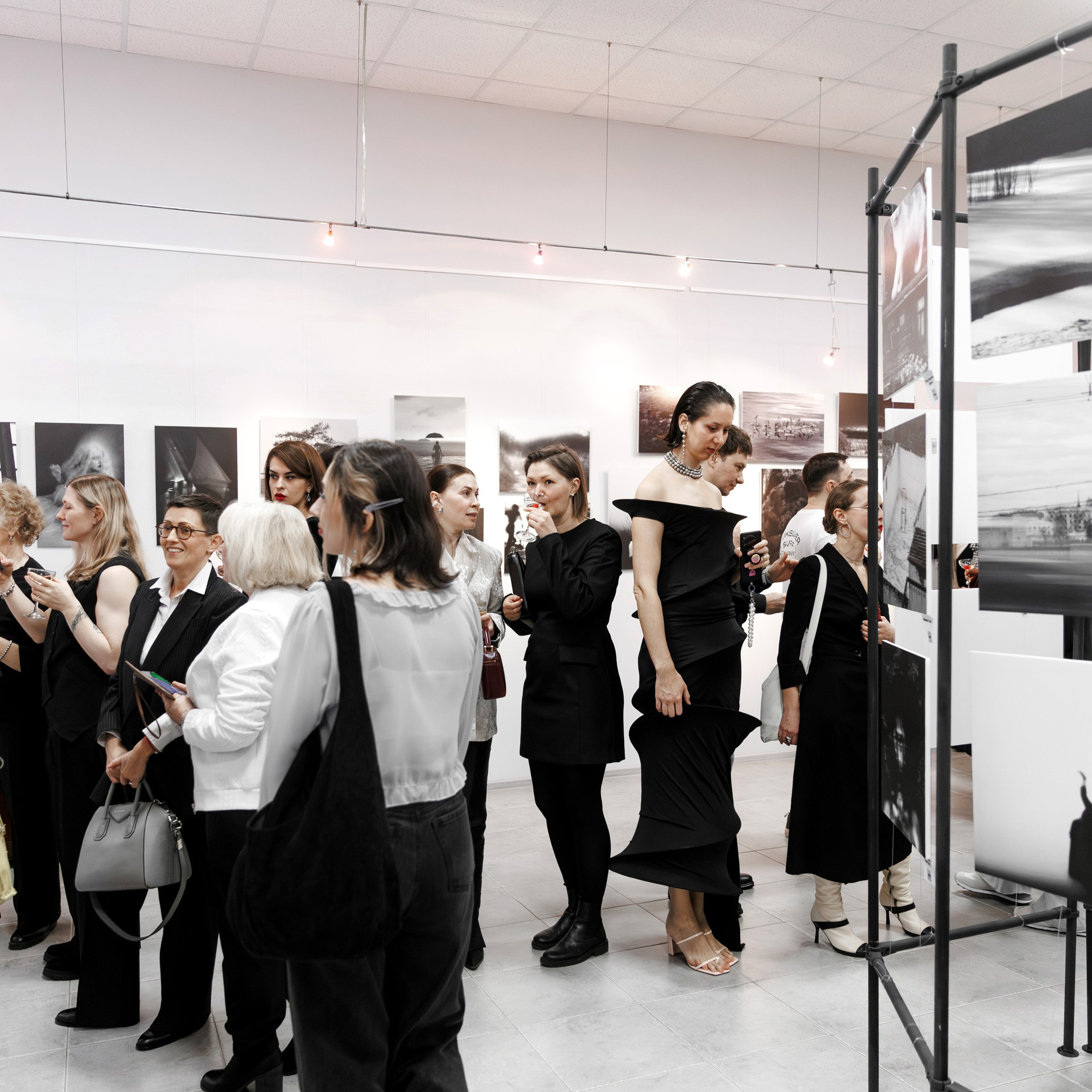 IV биеннале черно-белой фотографии MFamilia в Галерее Центра книги и графики. Организация фотовыставок в Петербурге и Москве, MFamilia (МФамилия)