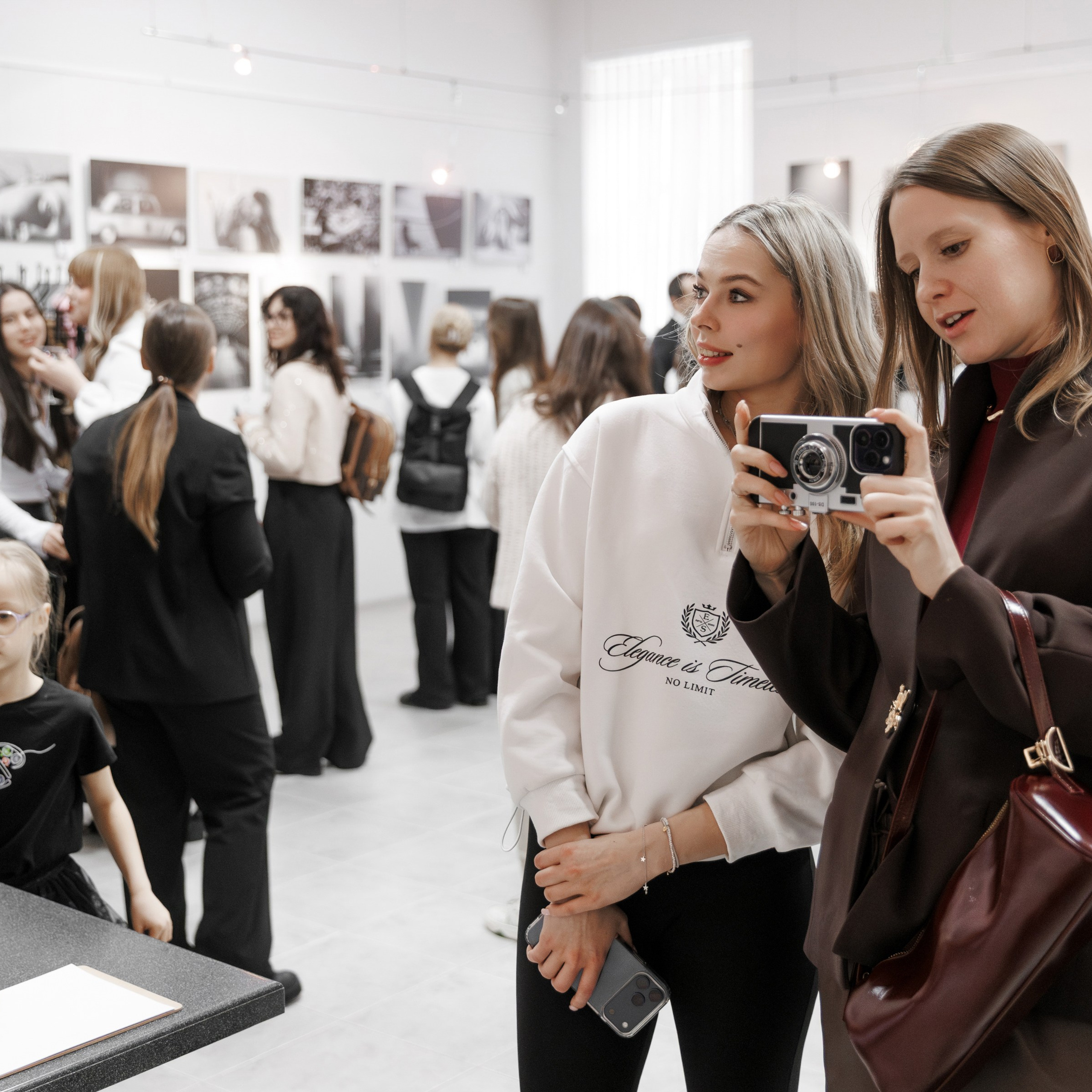 IV биеннале черно-белой фотографии MFamilia в Галерее Центра книги и графики. Организация фотовыставок в Петербурге и Москве, MFamilia (МФамилия)