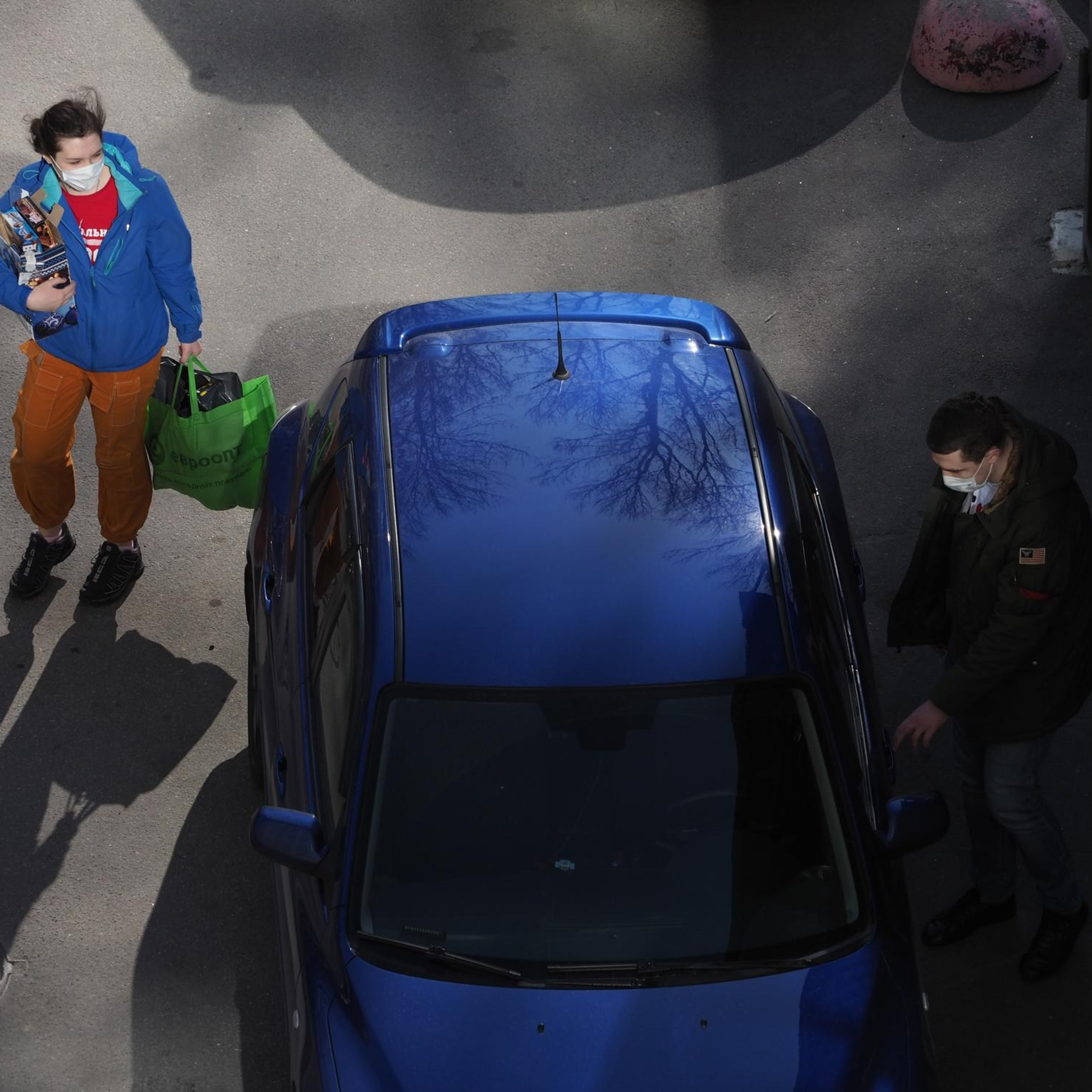 April 7, 2020, Neighbors, after a grocery shopping trip.