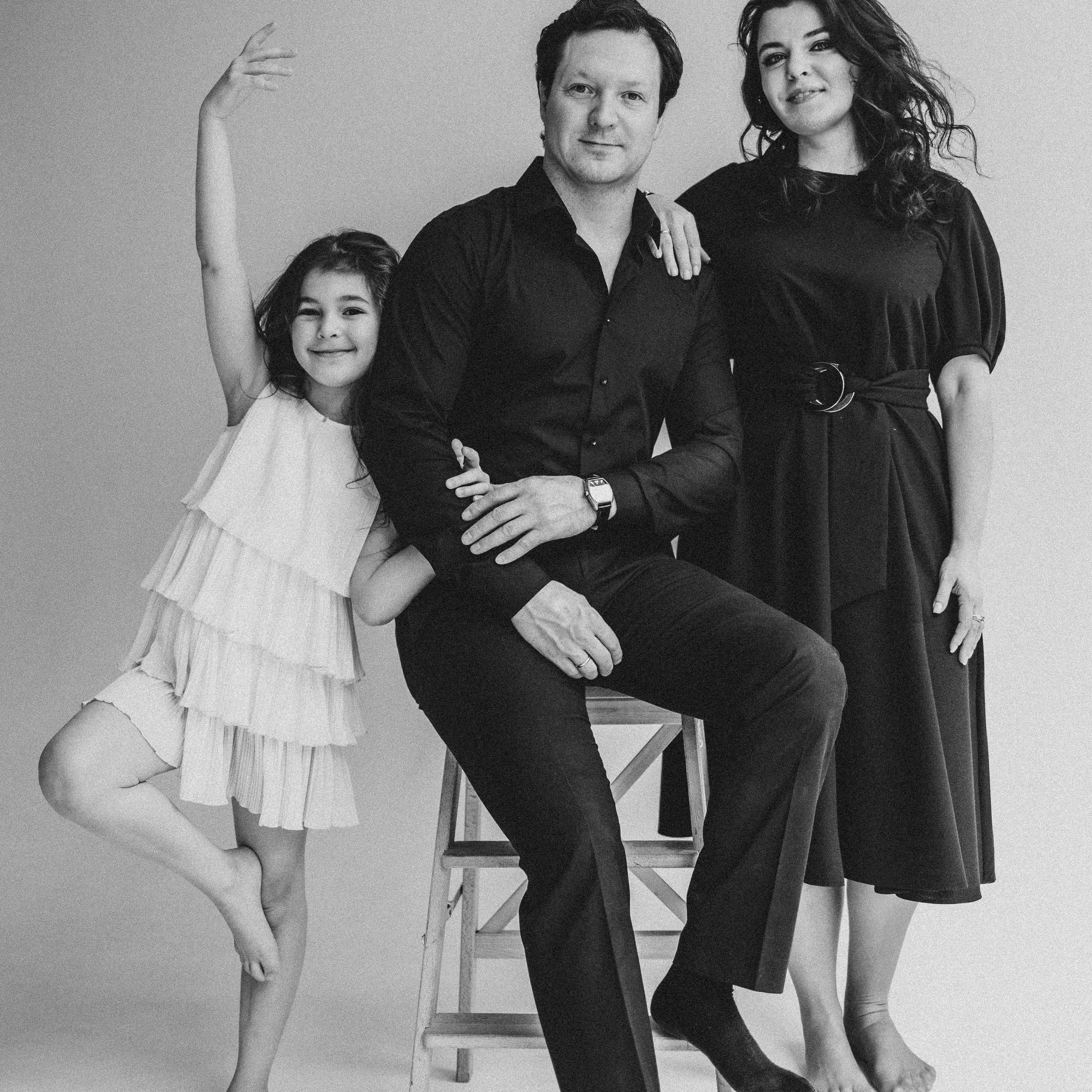 Про Лизавету, Нелли и Максима