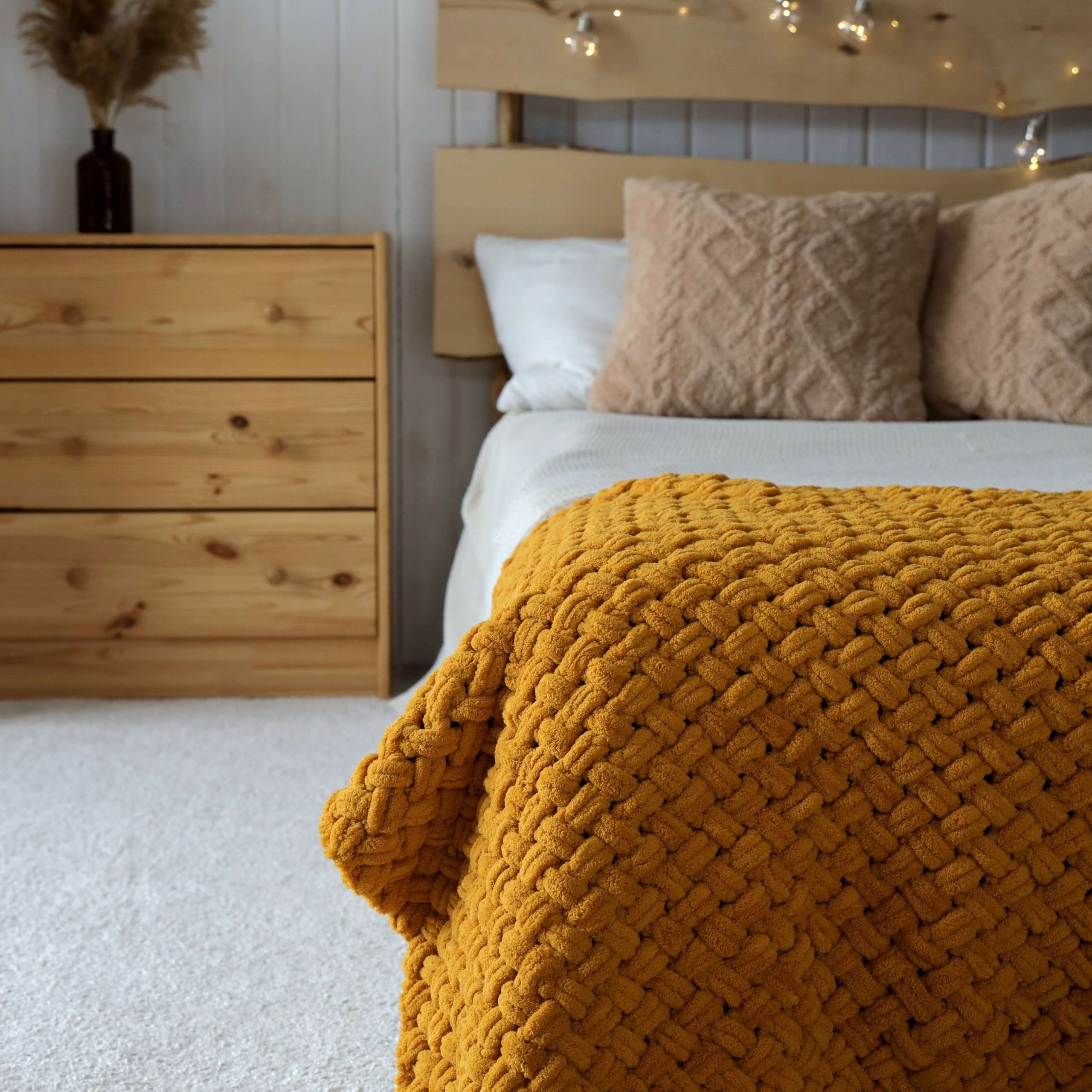 Вязаные изделия ручной работы