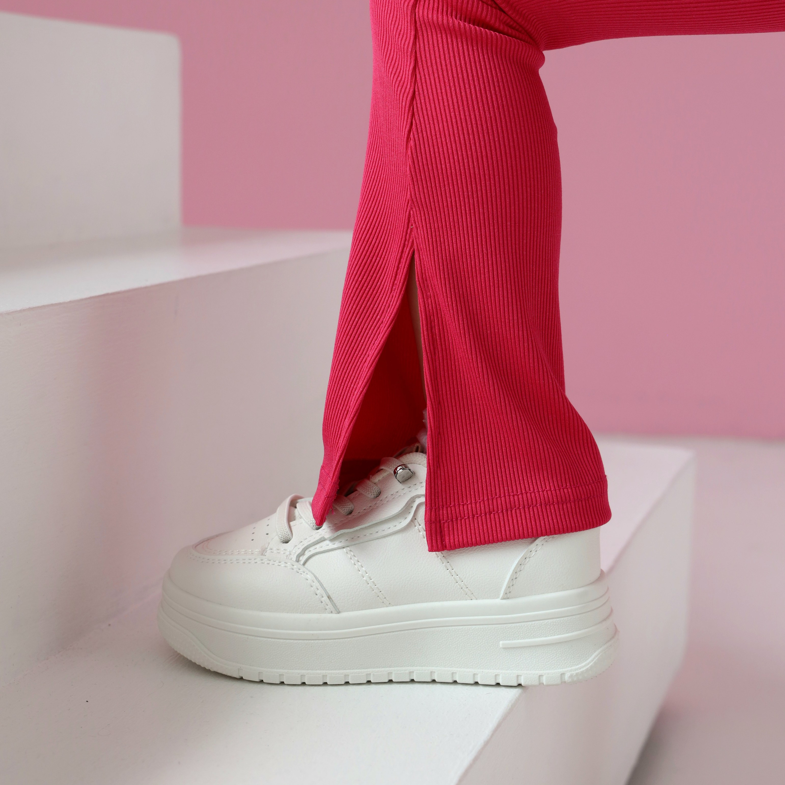 Каталожная съемка детской одежды для маркетплейса