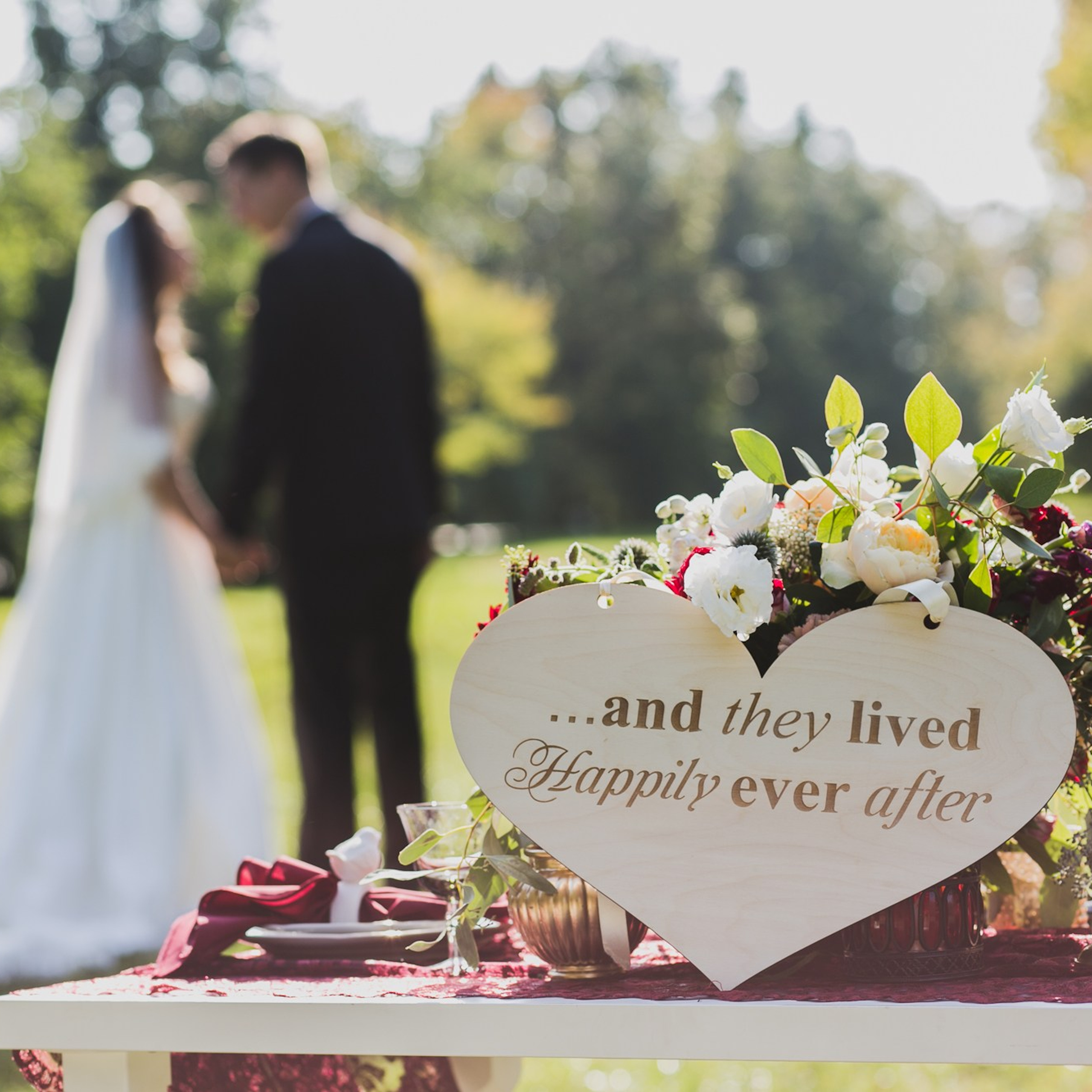Заказать фото на свадьбу очень просто, напишите в мессенджер на странице сайта