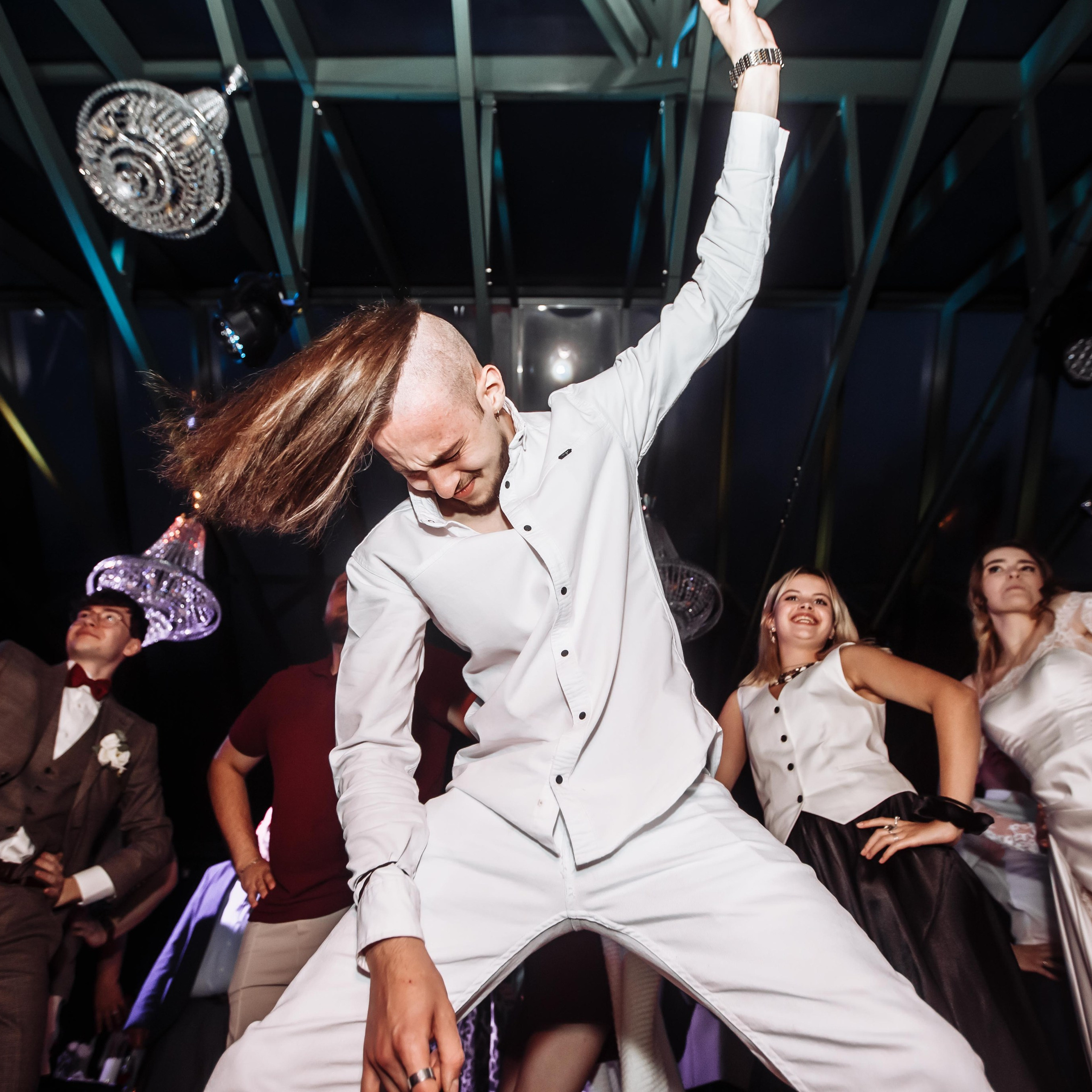 Эмоциональные фото со свадебного банкета, фотограф Павел Коротков, забронировать дату свадьбы можно нажав на эту фото и перейдя на страницу сайта, договор