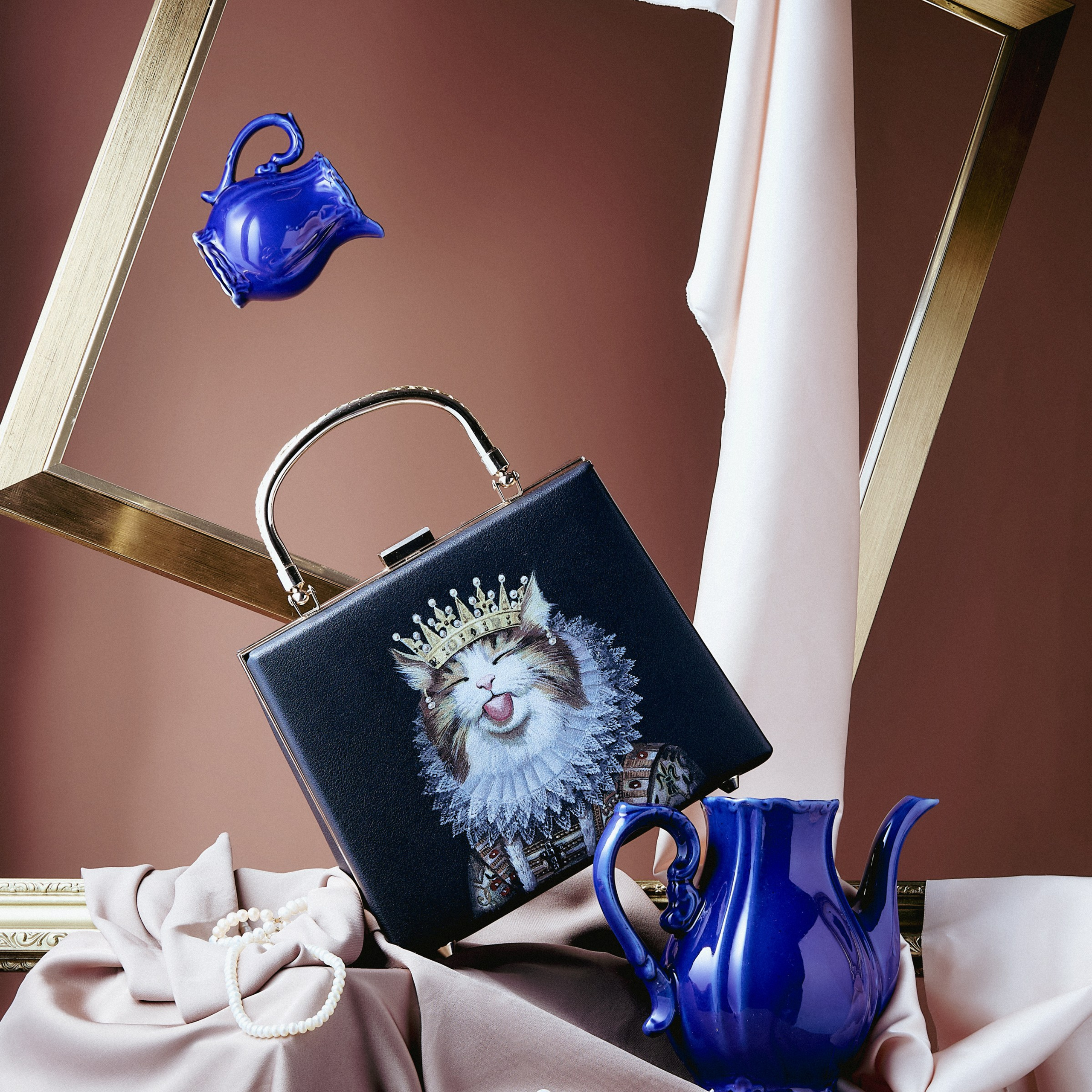 съёмка сумки с левитацией, предметный фотограф, визуал для соцсетей и карточки товара