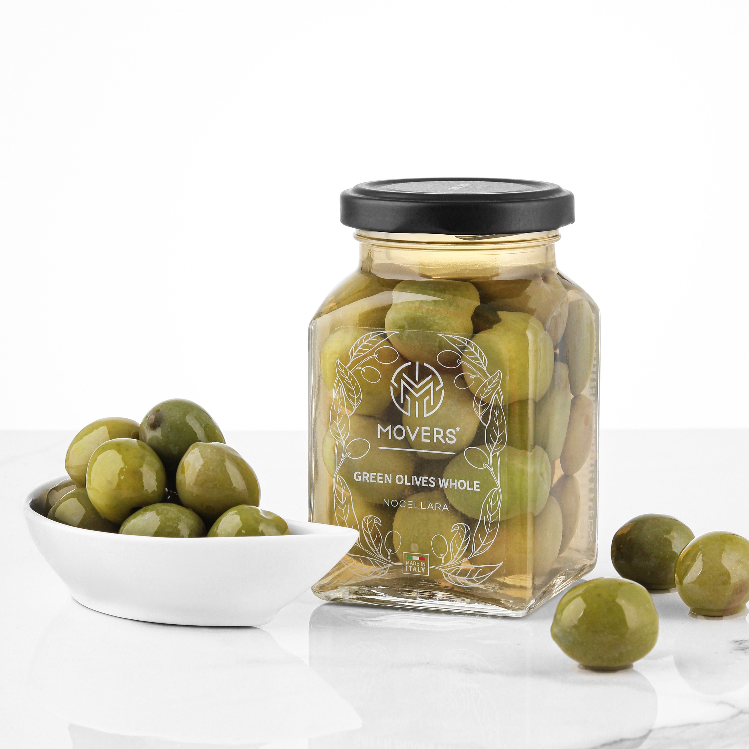 Профессиональная каталожная съемка консервированной продукции, оливок на белом фоне для маркетплесов, сайта |предметный фотограф СПб