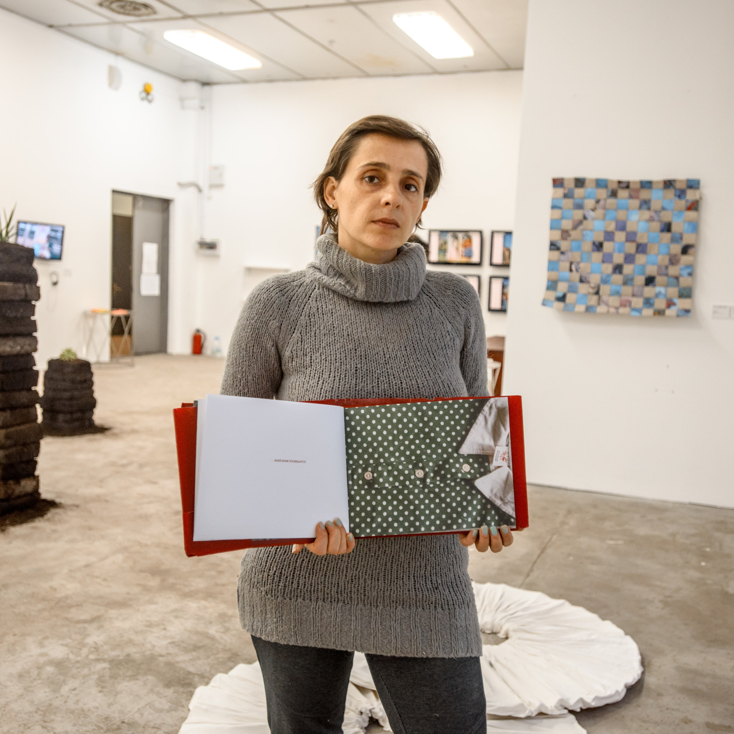 И — ИСКУССТВО, Ф — ФЕМИНИЗМ. Ilmira Bolotyan — Interdisciplinary Artist and Curator