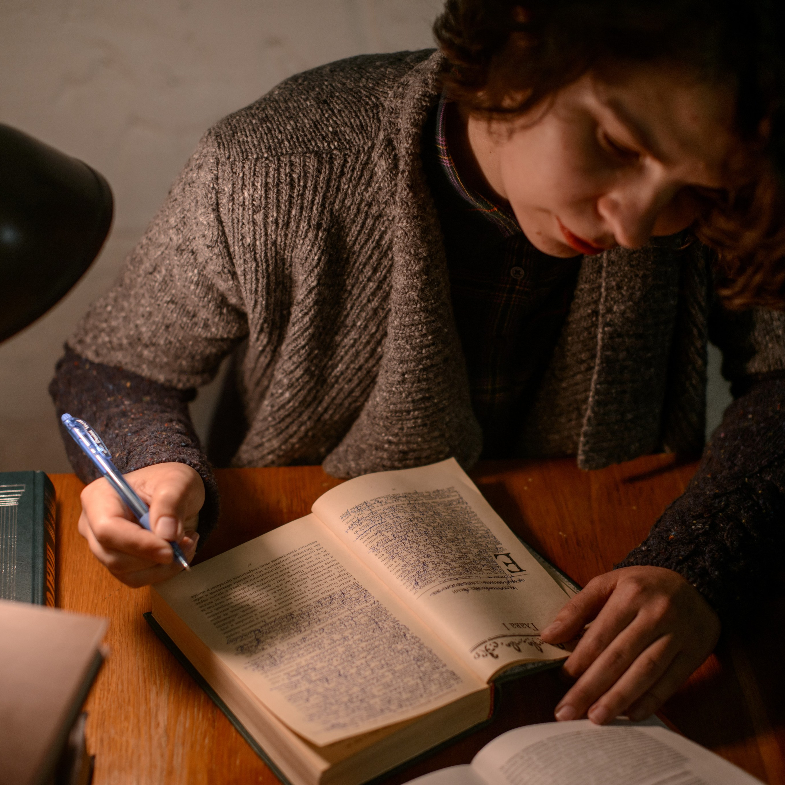 И — ИСКУССТВО, Ф — ФЕМИНИЗМ. Ilmira Bolotyan — Interdisciplinary Artist and Curator