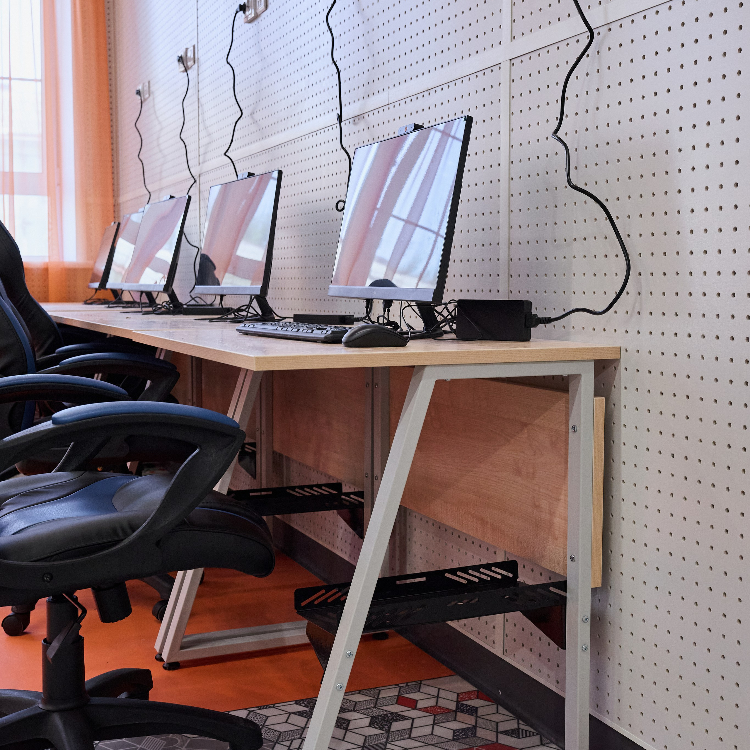 Съемка для каталога школьной мебели ОМЕГА. Репортажный и женский фотограф в Новосибирске