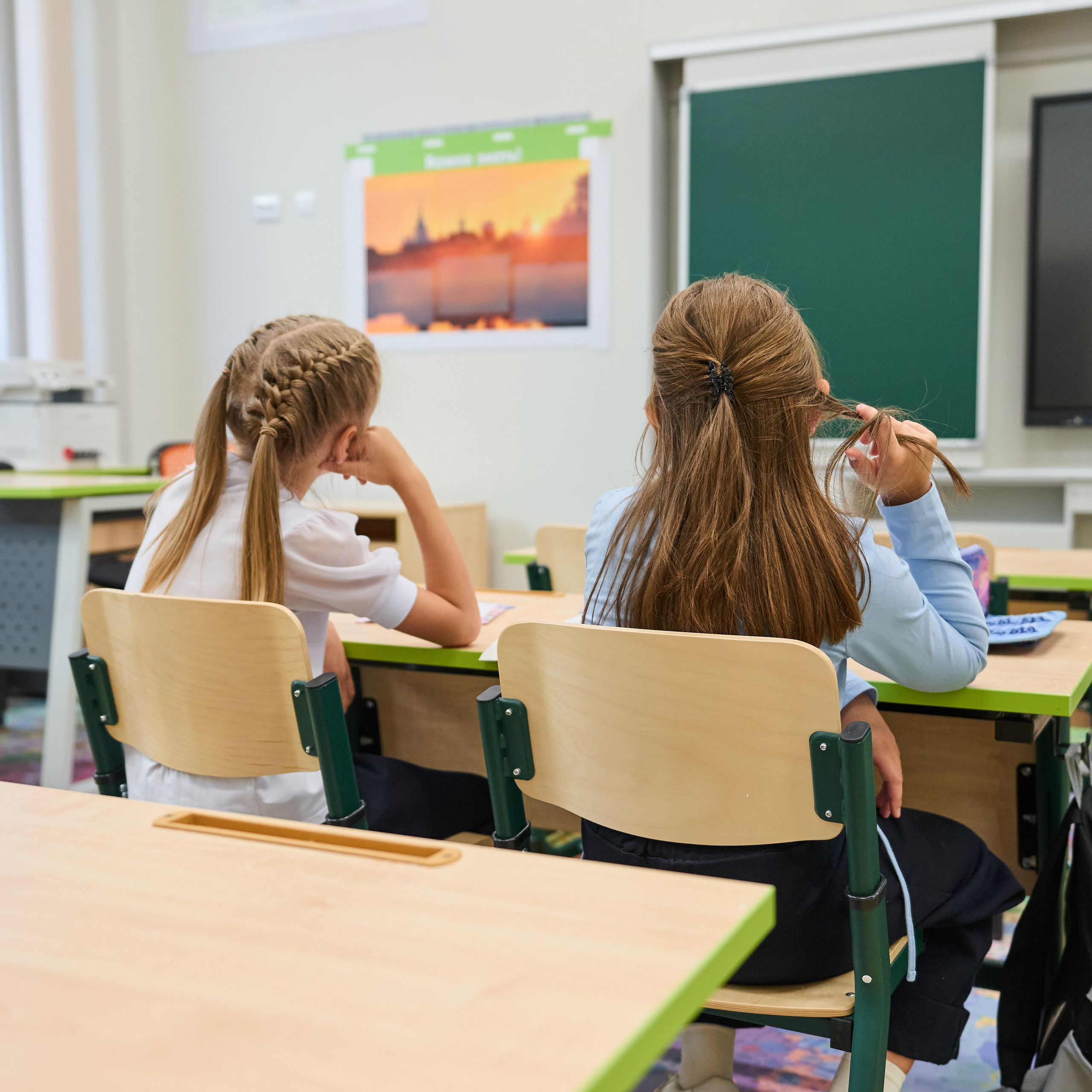 Съемка для каталога школьной мебели ОМЕГА. Репортажный и женский фотограф в Новосибирске