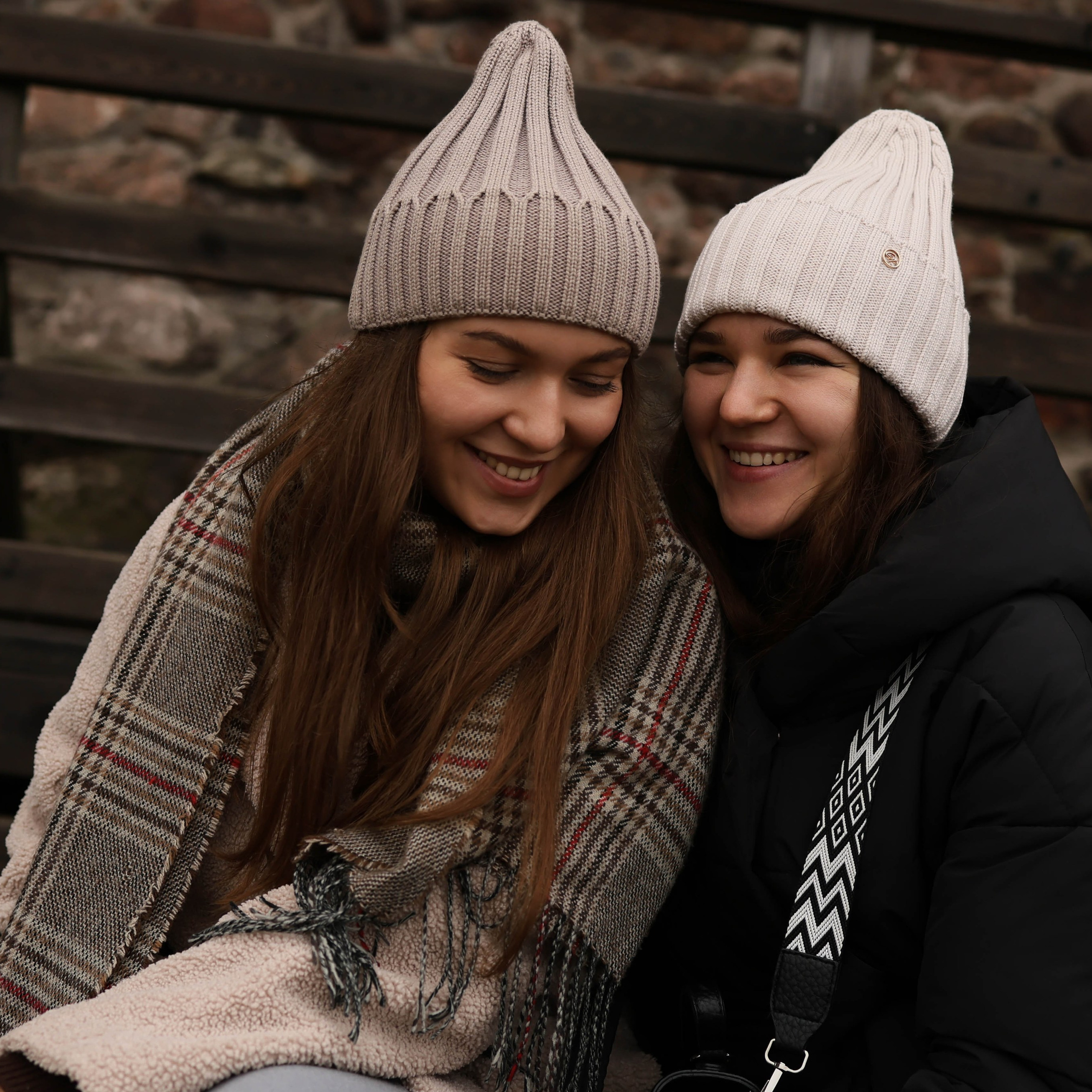 Даша и Алина