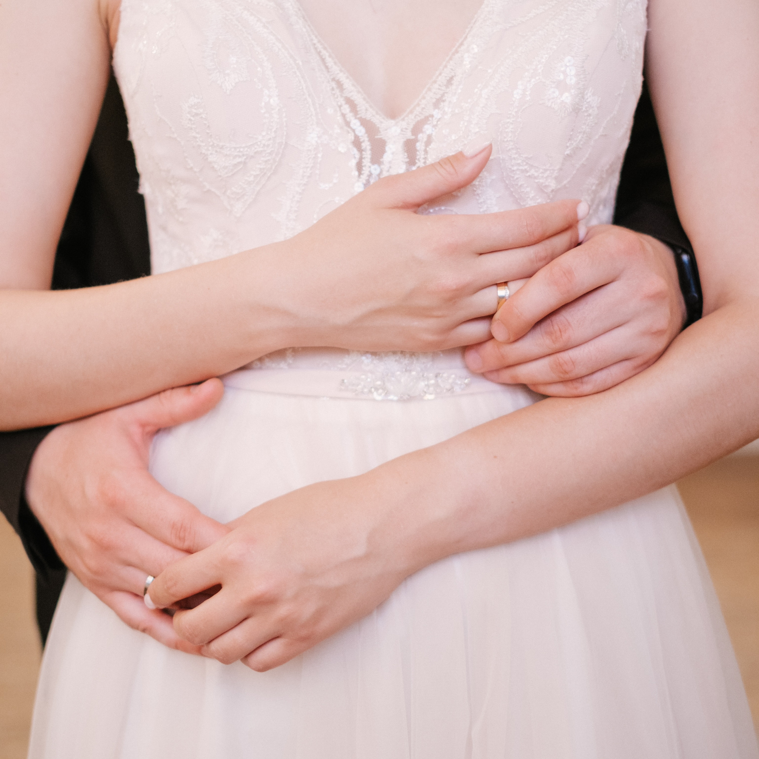 Вика и Эдуард | Свадебная фотосессия в ЗАГСе и ресторане