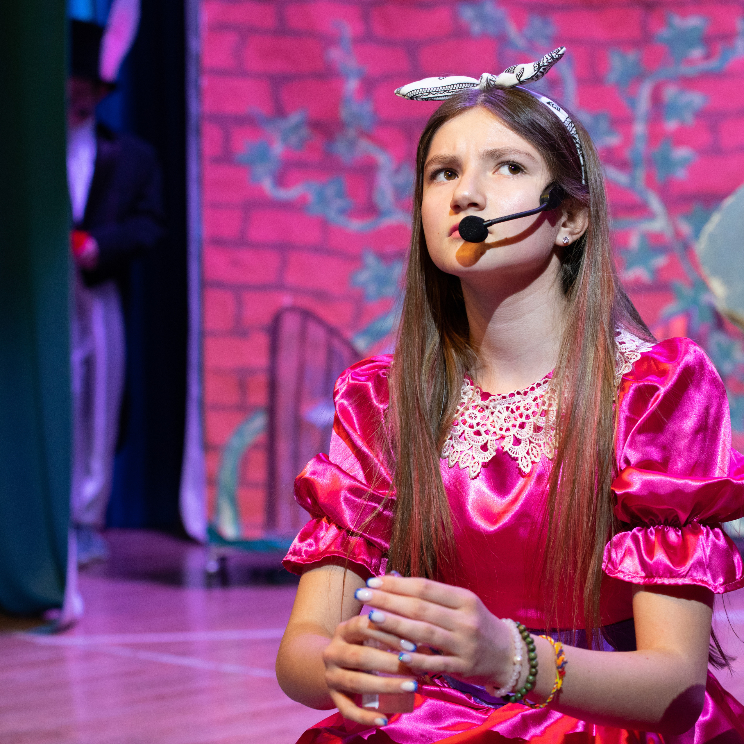 Спектакль «Алиса в Зазеркалье»