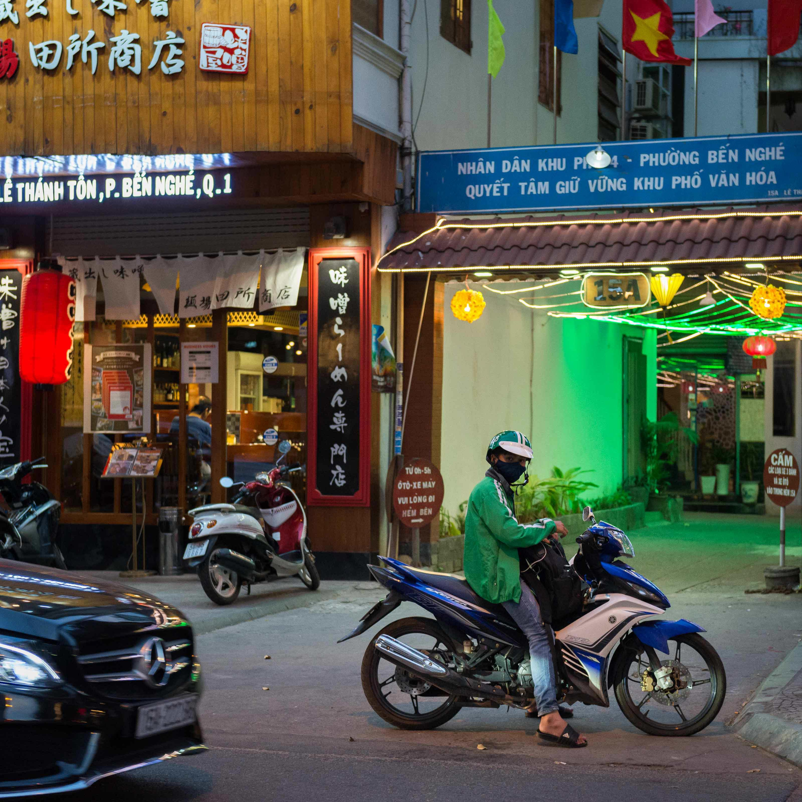 Grab и другие вьетнамские перевозчики. Юлия Розанова, коммерческий фоторепортаж в Москве