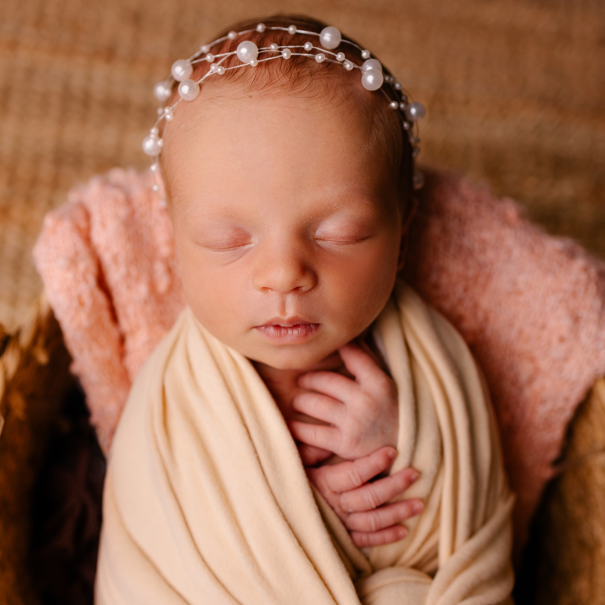 Klassisches Newborn -Fotoshooting. Fotografin in München Dasha Antipina