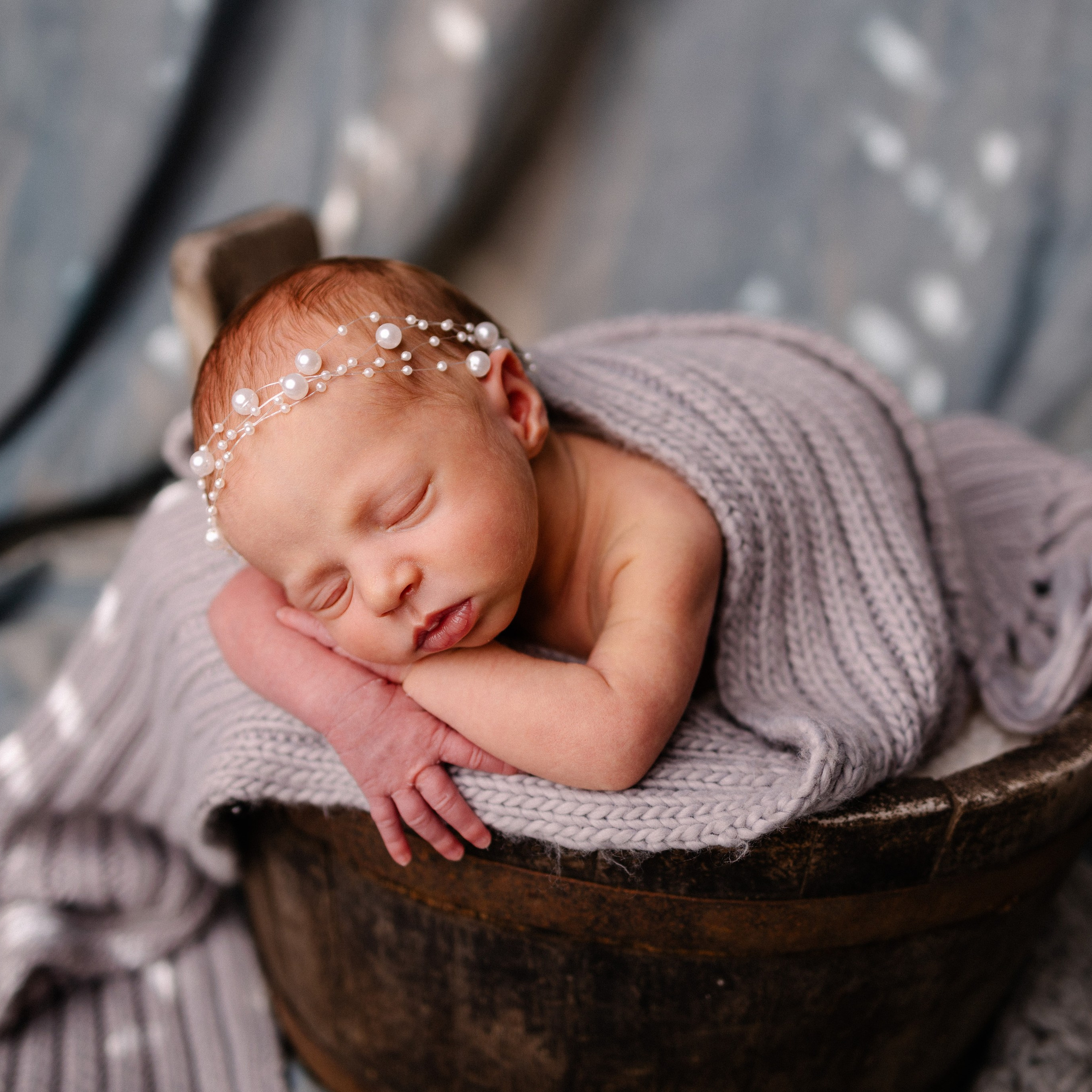 Klassisches Newborn -Fotoshooting. Fotografin in München Dasha Antipina