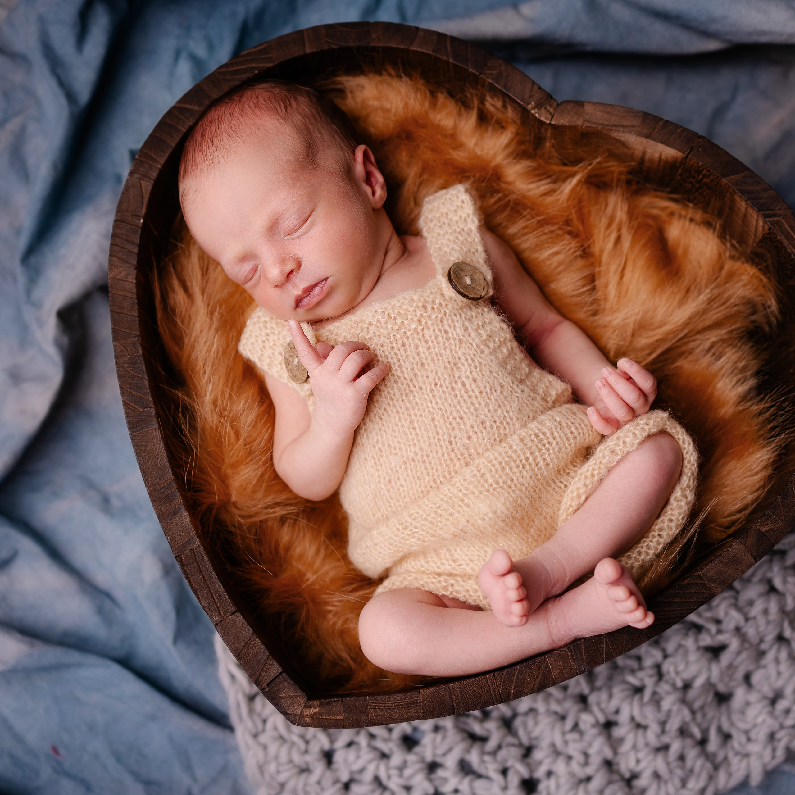 Klassisches Newborn -Fotoshooting. Fotografin in München Dasha Antipina