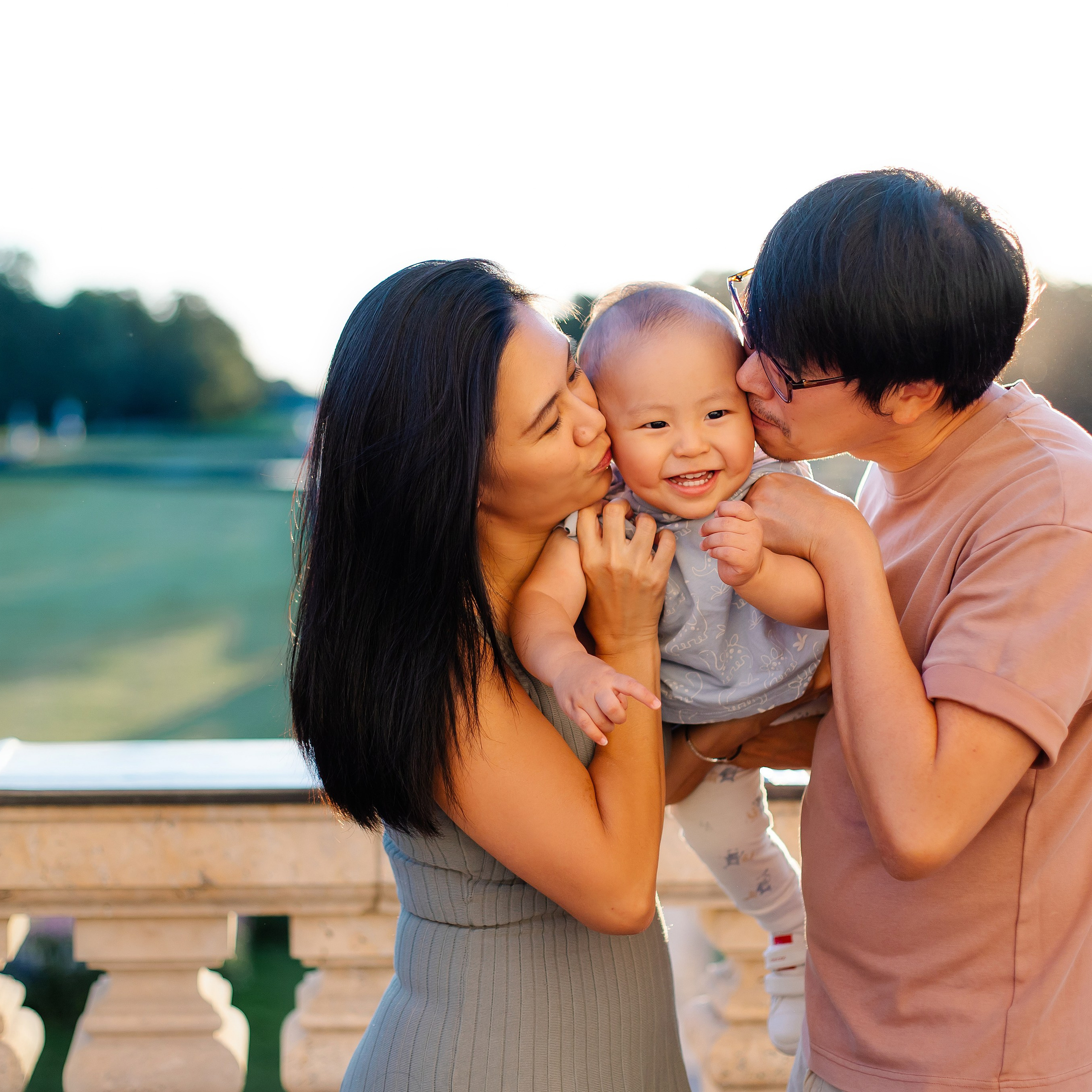 Familienshooting in München – Familienfotos mit Oma und den Liebsten. Fotografin in München Dasha Antipina