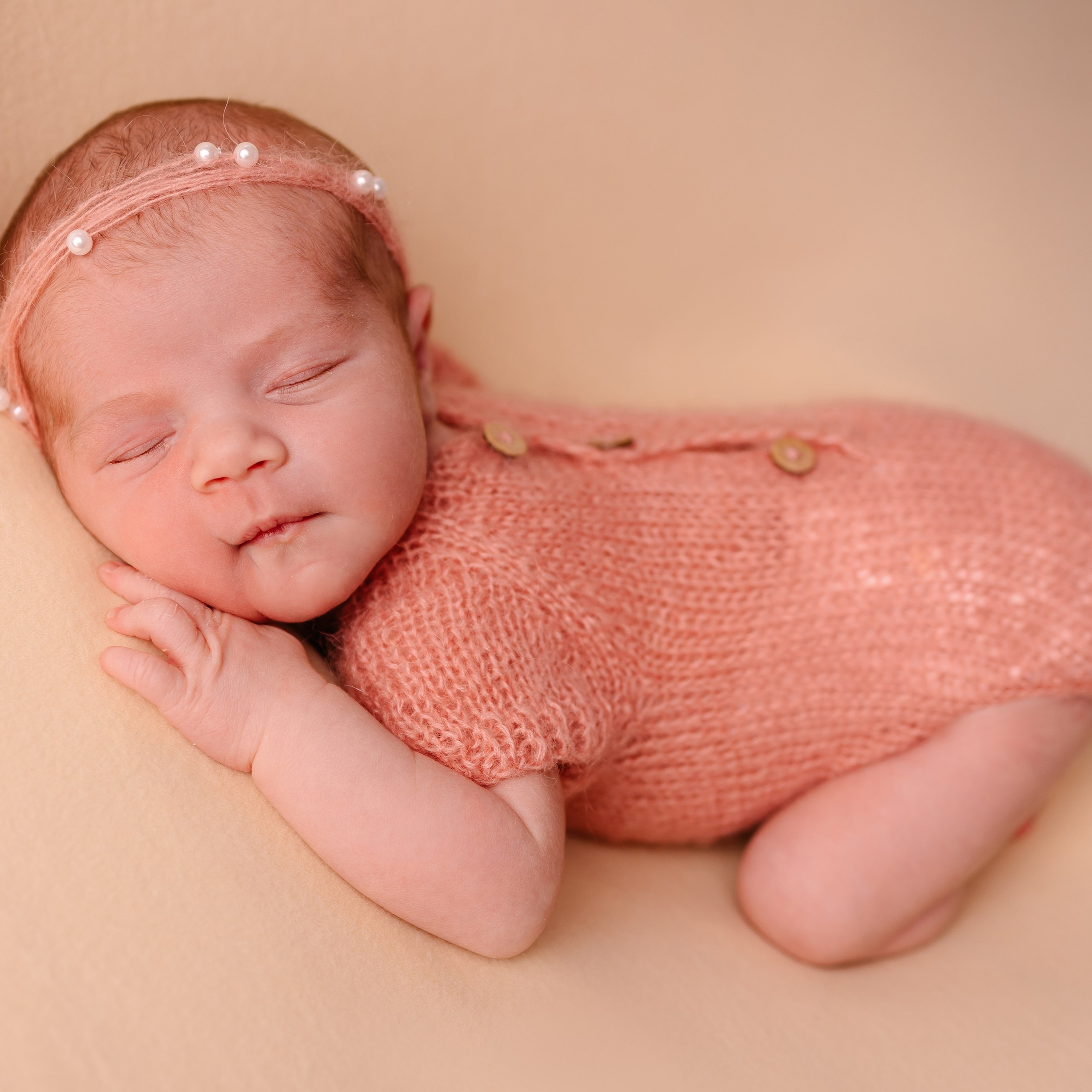 Neugeborenen Fotoshooting München. Fotografin in München Dasha Antipina