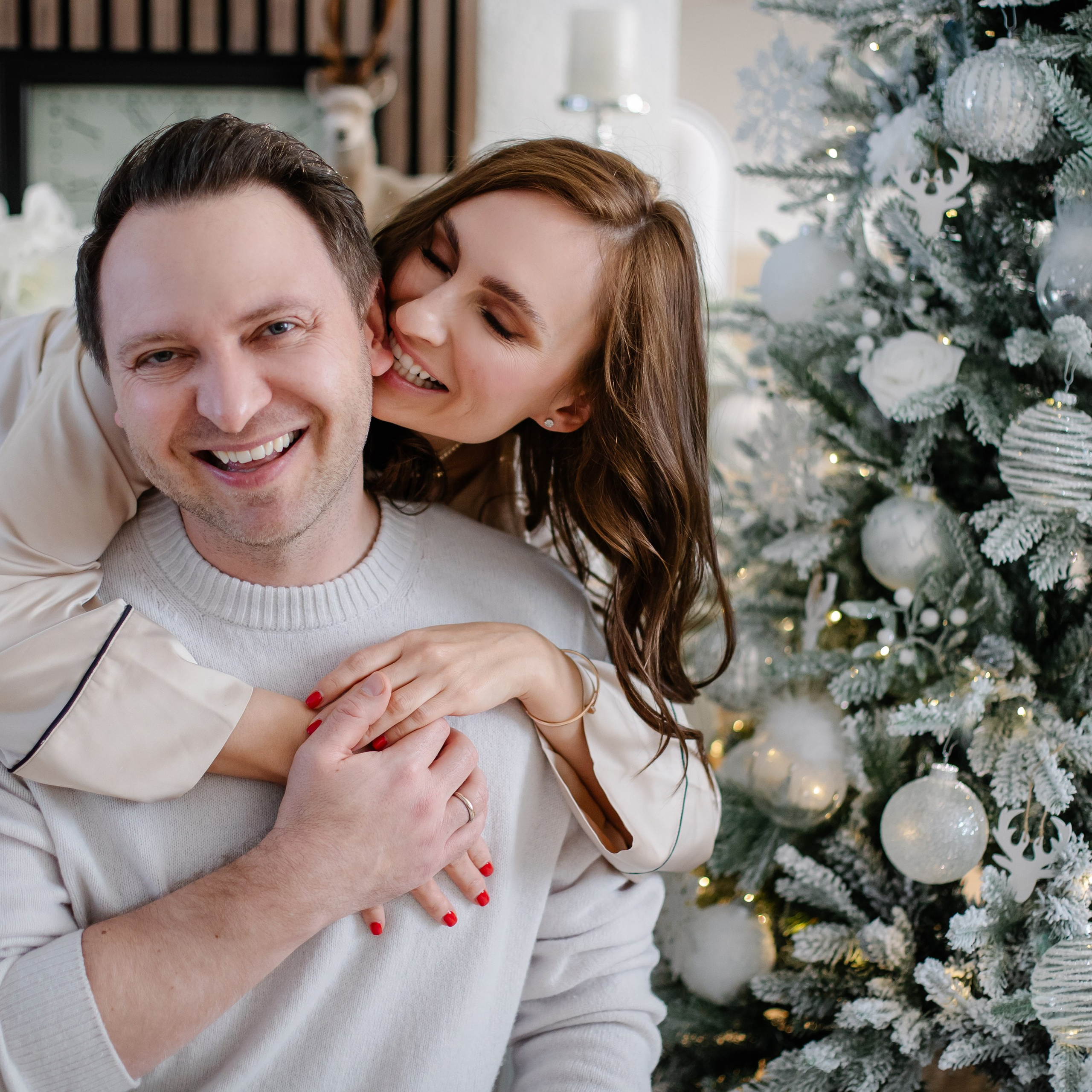 Gemütliches Weihnachtsfotoshooting zu Hause. Fotografin in München Dasha Antipina