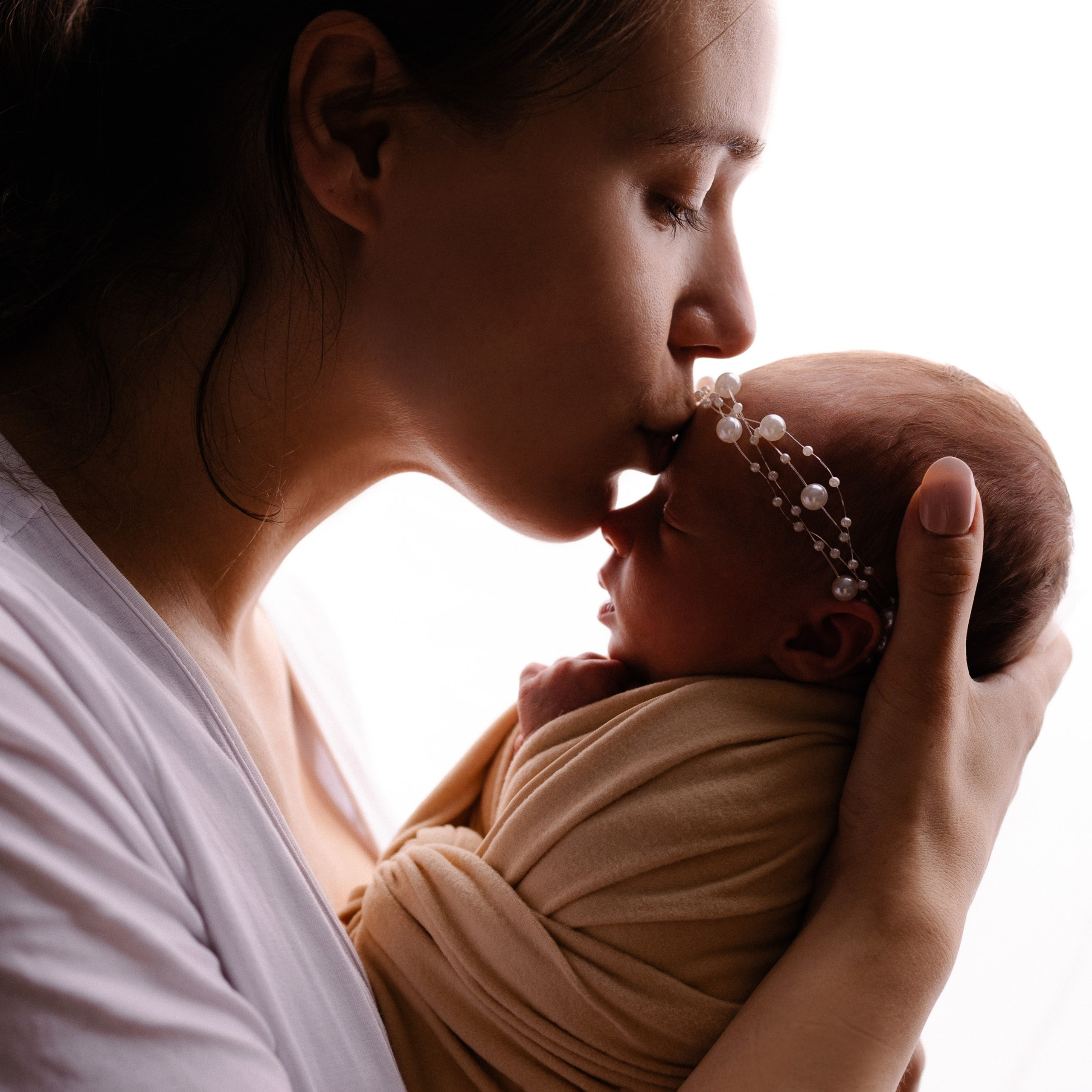 Klassisches Newborn -Fotoshooting. Fotografin in München Dasha Antipina