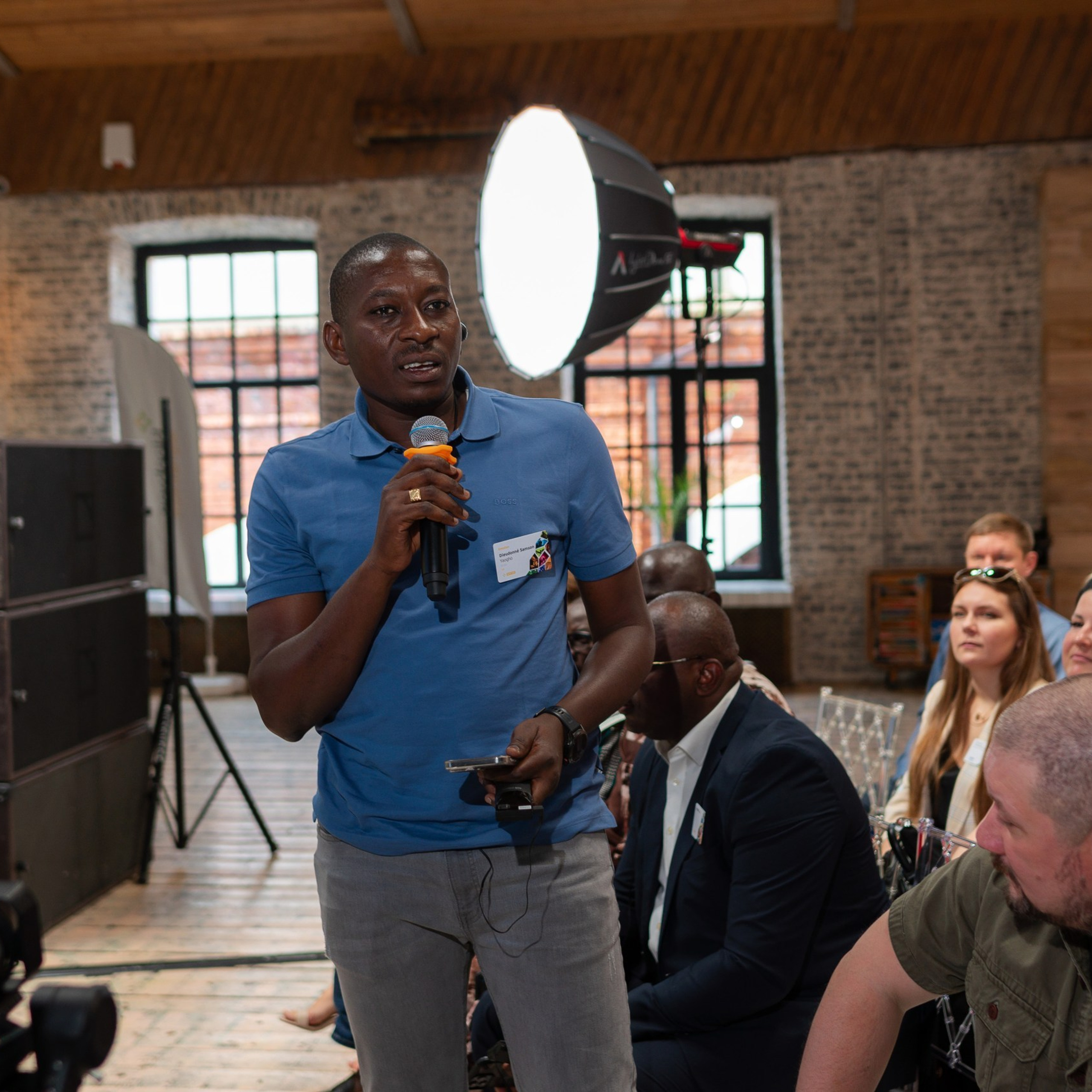 Фотограф на деловое мероприятие, выставку, форум. Репортажный фотограф Измалков Артем